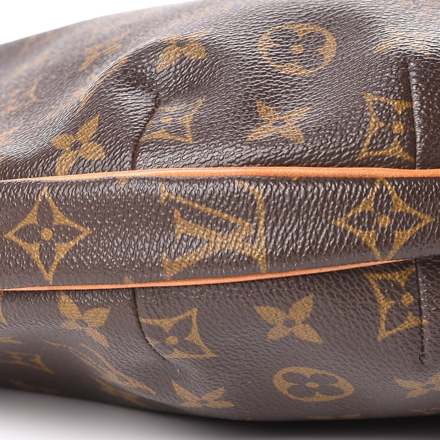 Monogram Croissant MM