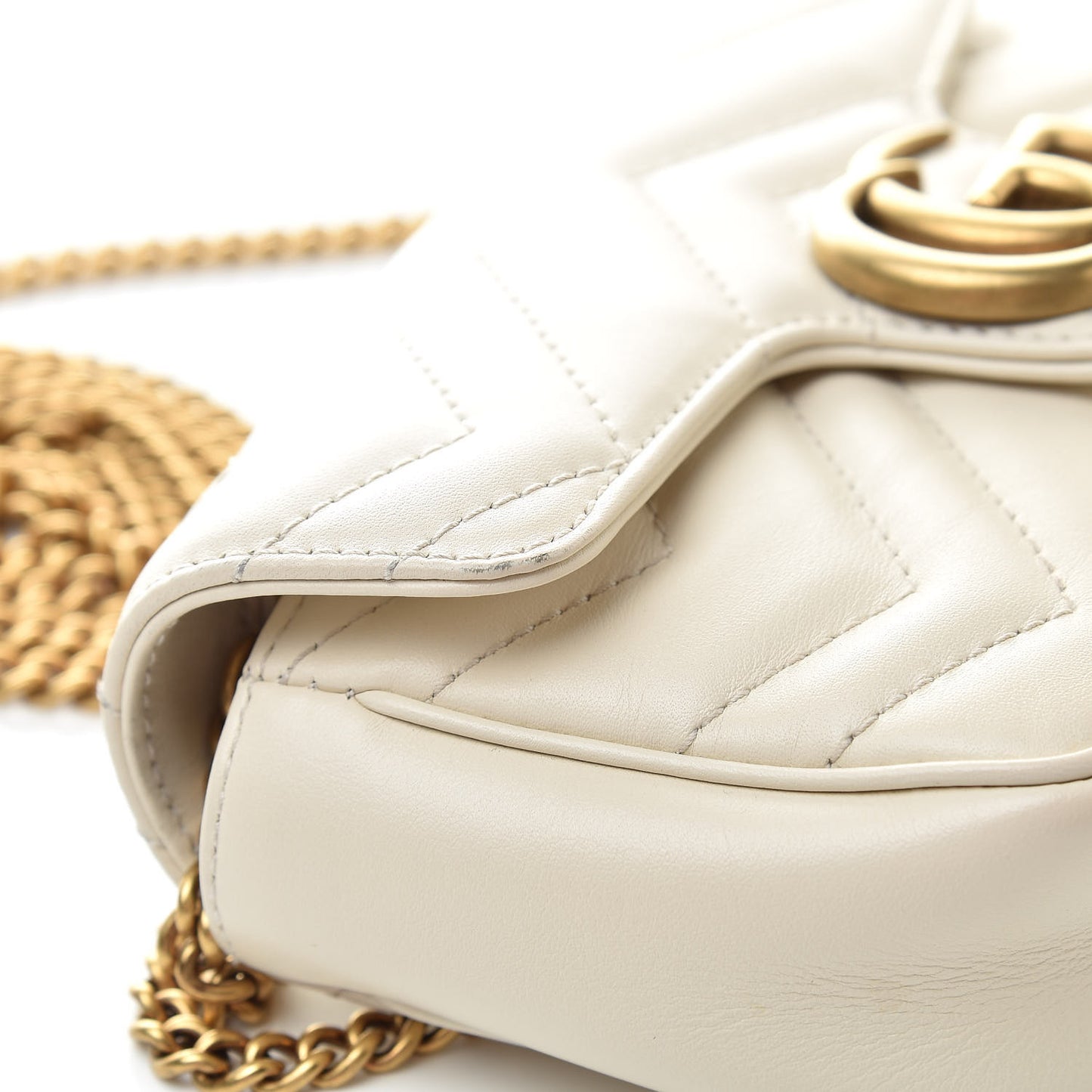 Calfskin Matelasse Super Mini GG Marmont Shoulder Bag White