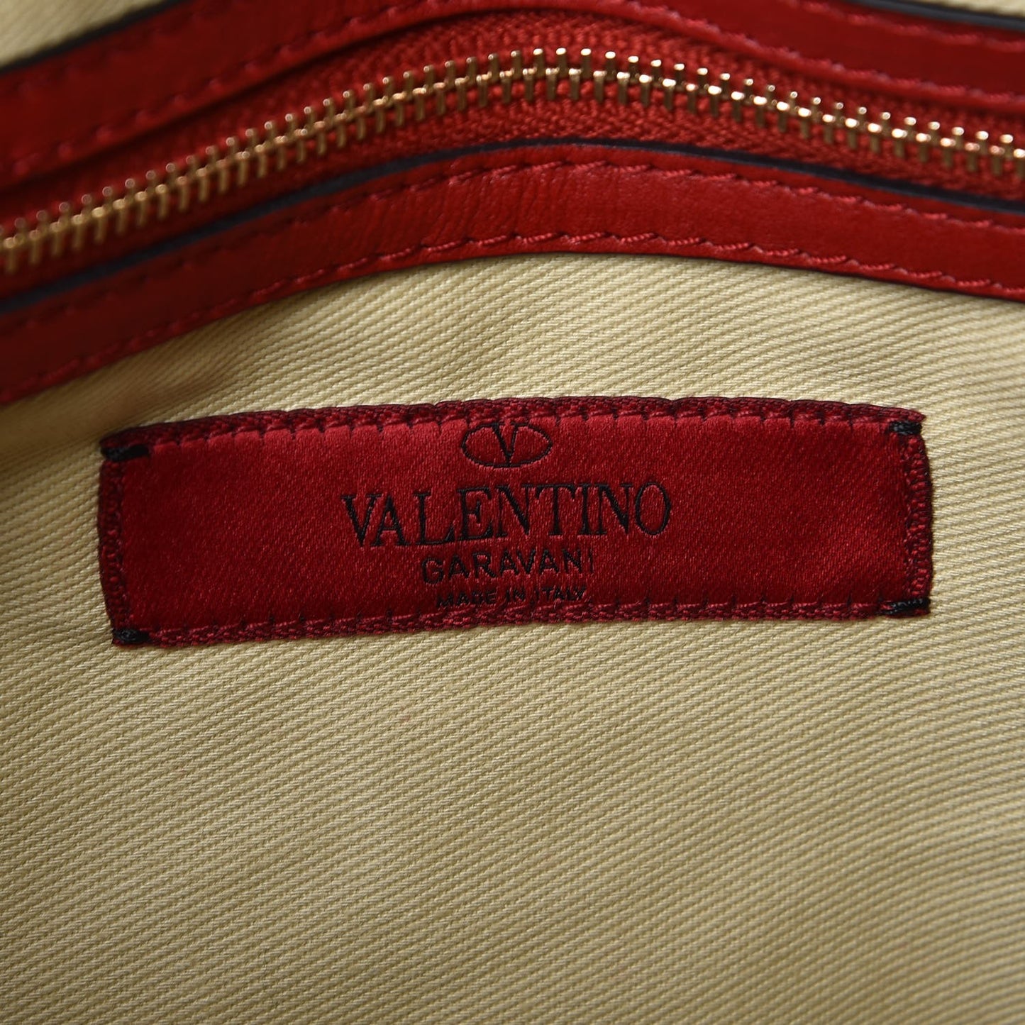 Vitello Large Rockstud Zip Wristlet Pouch Rosso Valentino