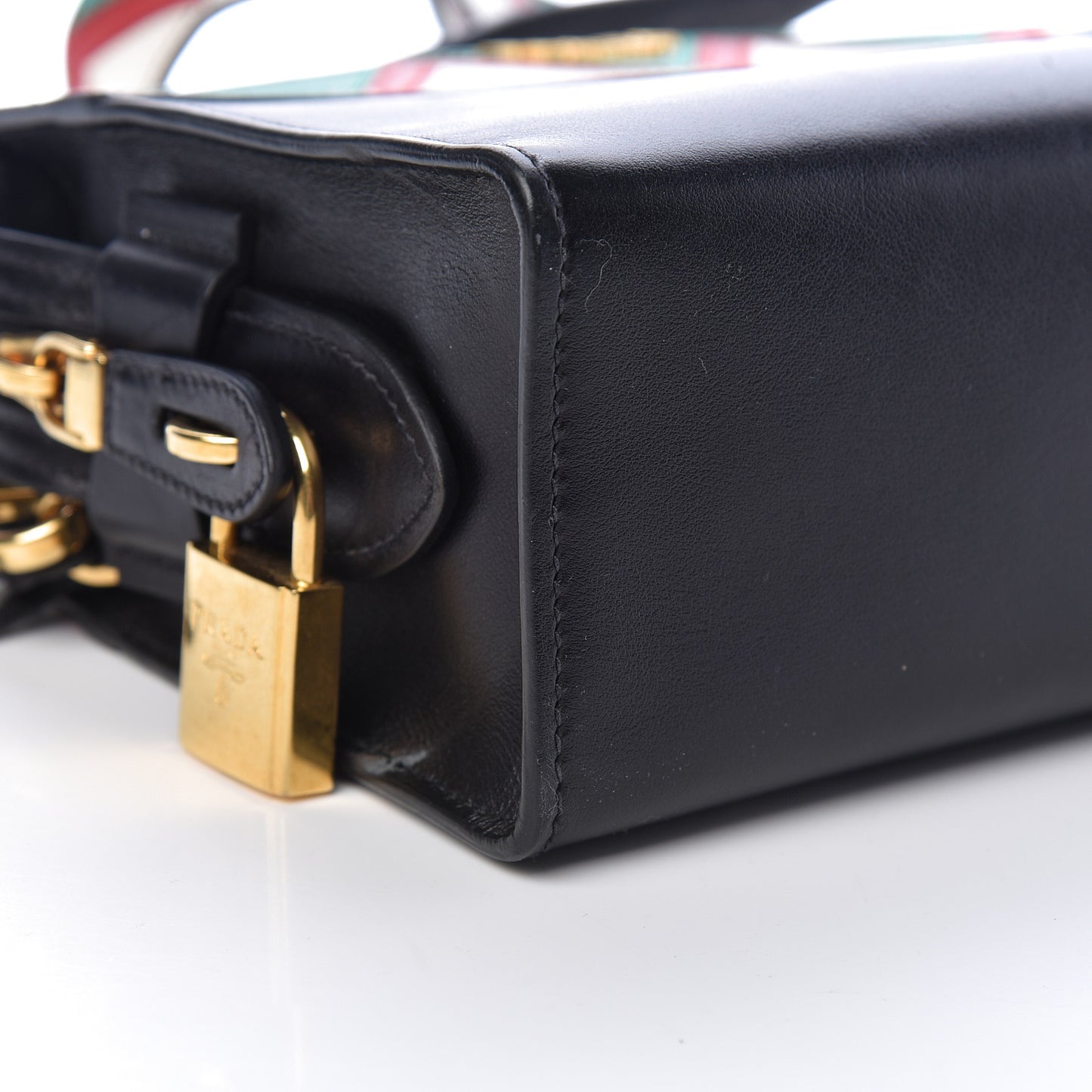 City Calf Saffiano Greche Shoulder Bag Black Rosso