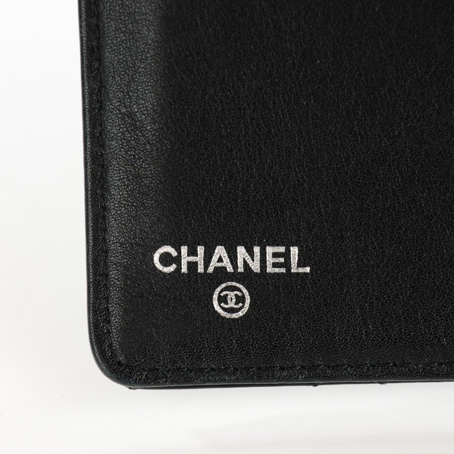 Patent Quilted Brilliant Yen Wallet Black
