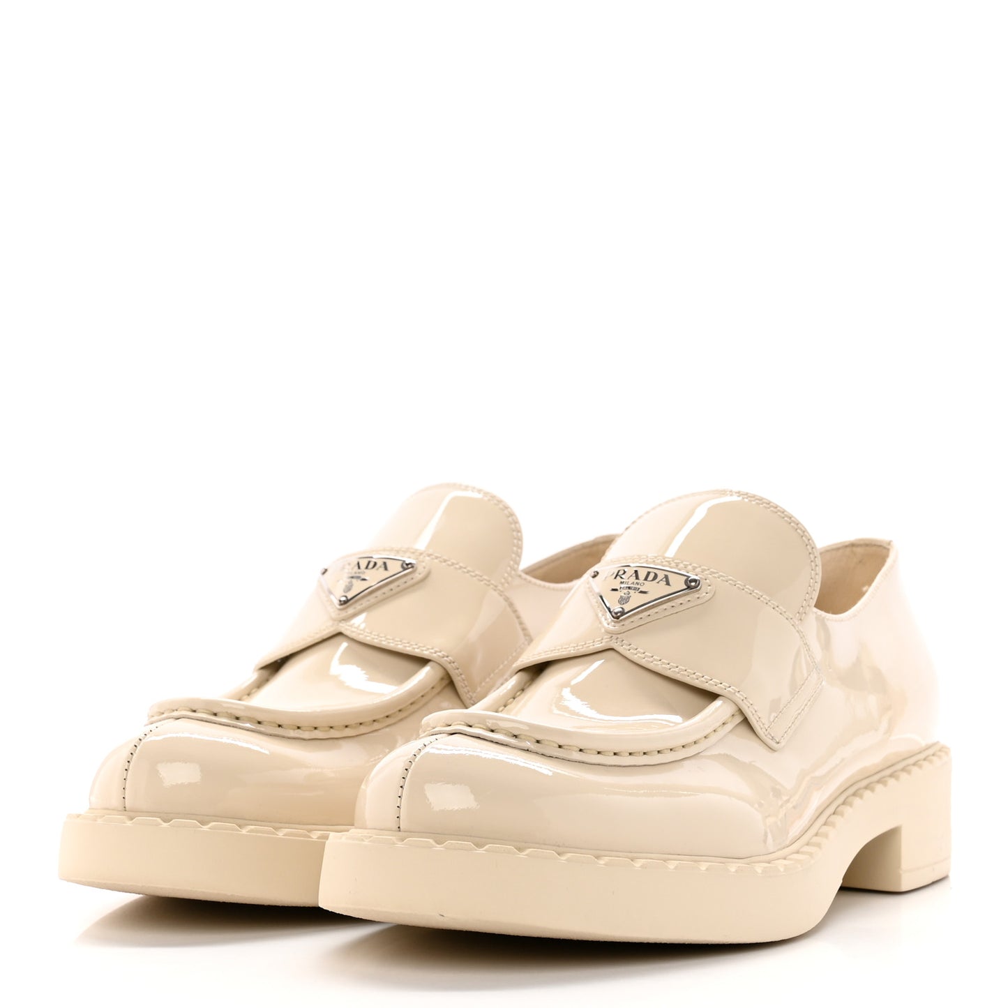 Vernice Metal Triangle Logo 50mm Loafers 41 Avorio