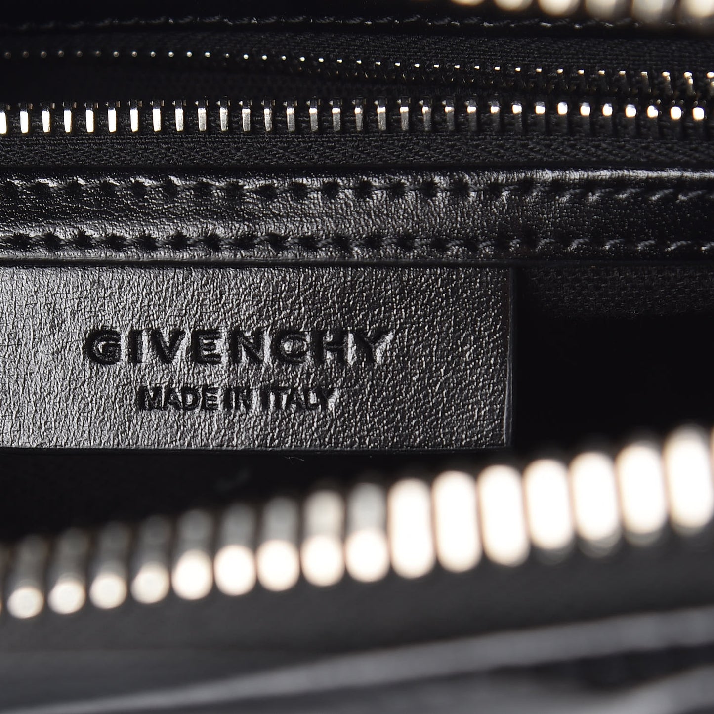 Shiny Lord Calfskin Small Antigona Black