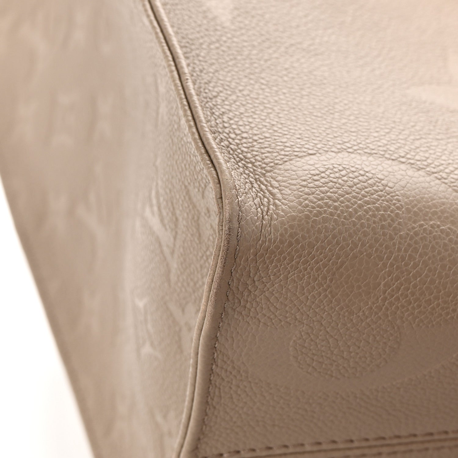 Louis Vuitton Empreinte Monogram Giant Onthego MM Tourterelle 8 of 14