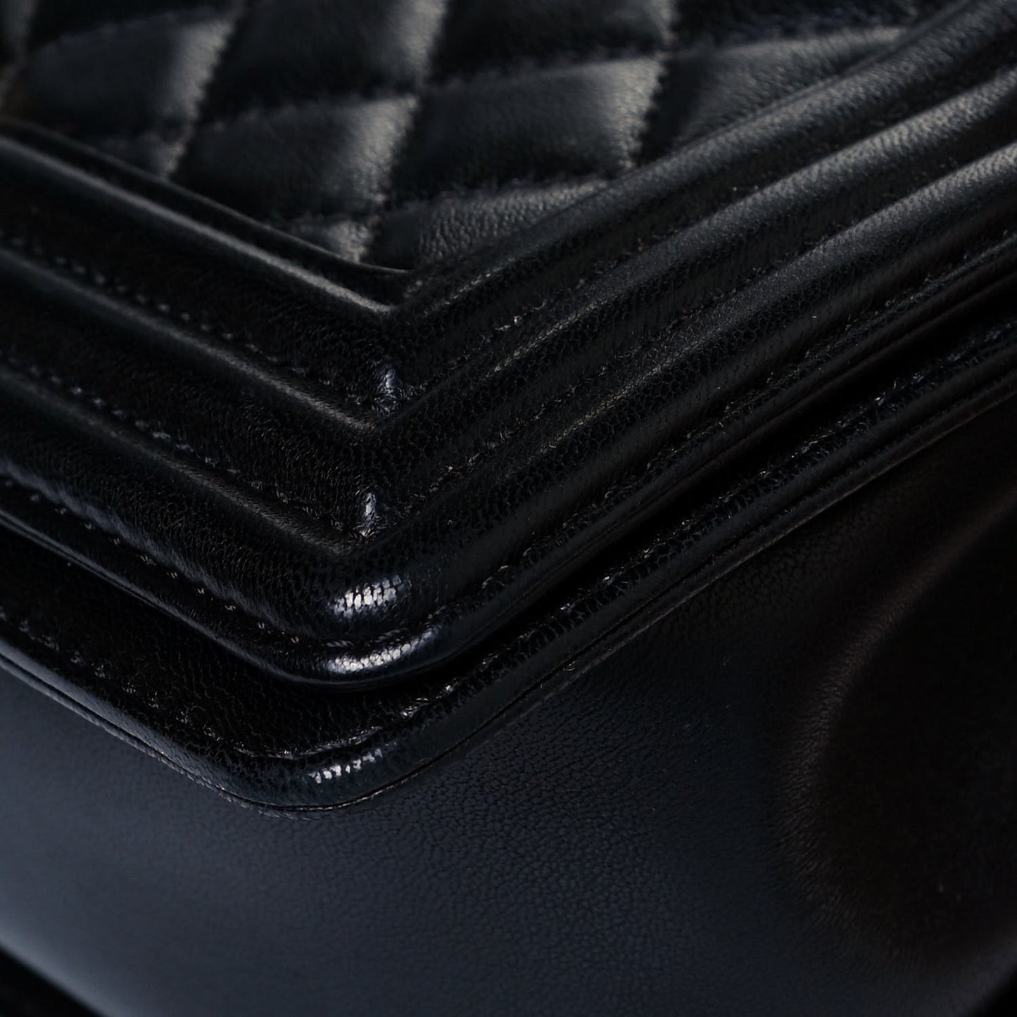Lambskin Quilted Medium Boy Flap Black
