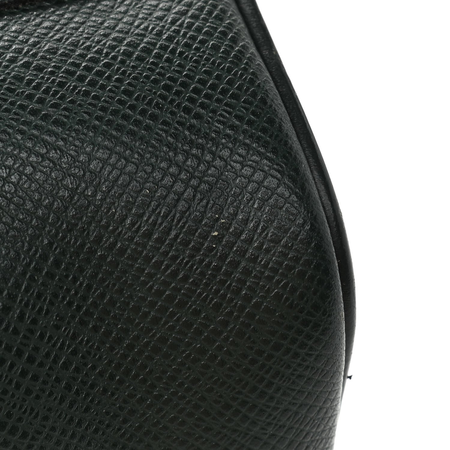 Louis Vuitton Taiga Kaluga Toiletry Pouch Epicea 16 of 17