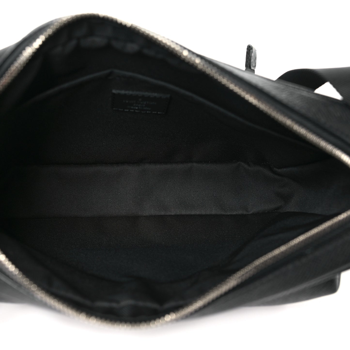 Taiga Monogram Eclipse Outdoor Messenger Black