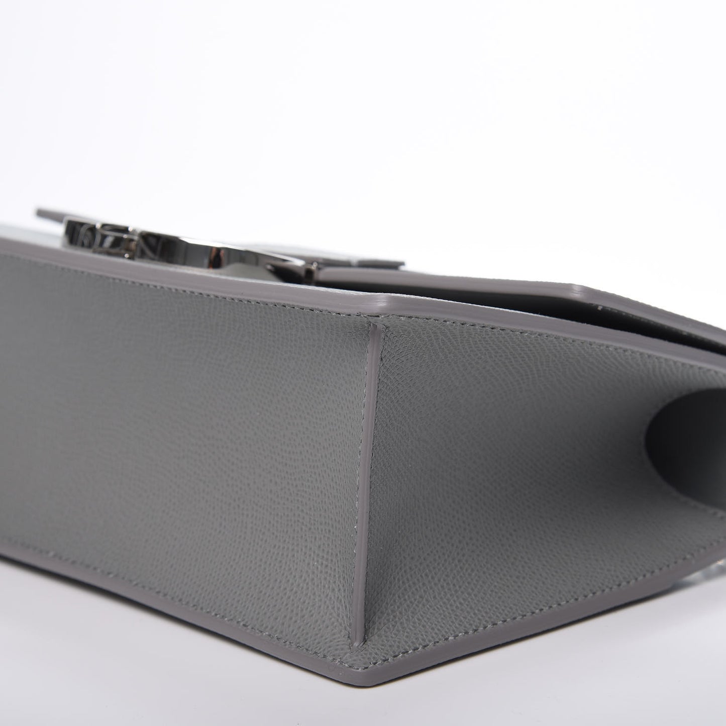 Grained Calfskin 30 Montaigne Chain Flap Bag Grey
