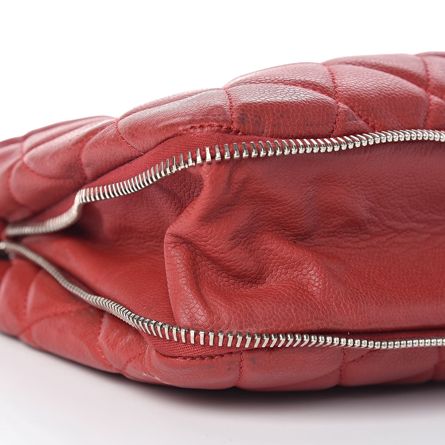 Caviar Quilted Expandable Zip Shoulder Bag Red
