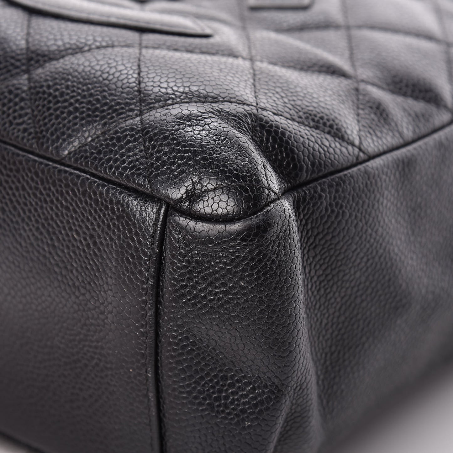 Caviar Quilted Petit Shopping Tote PST Black