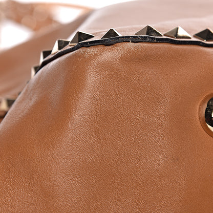 Valentino Garavani Vitello Large Rockstud Tote Beige 10 of 19