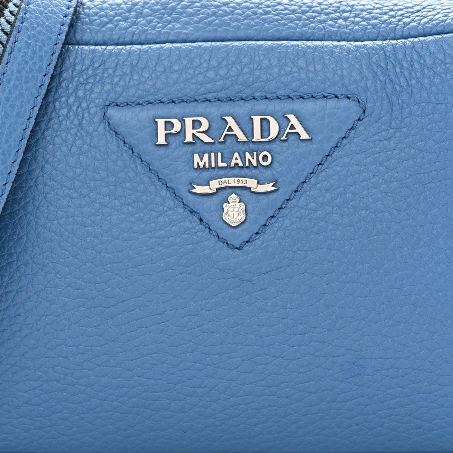 Vitello Daino Soft Small Camera Crossbody Wave