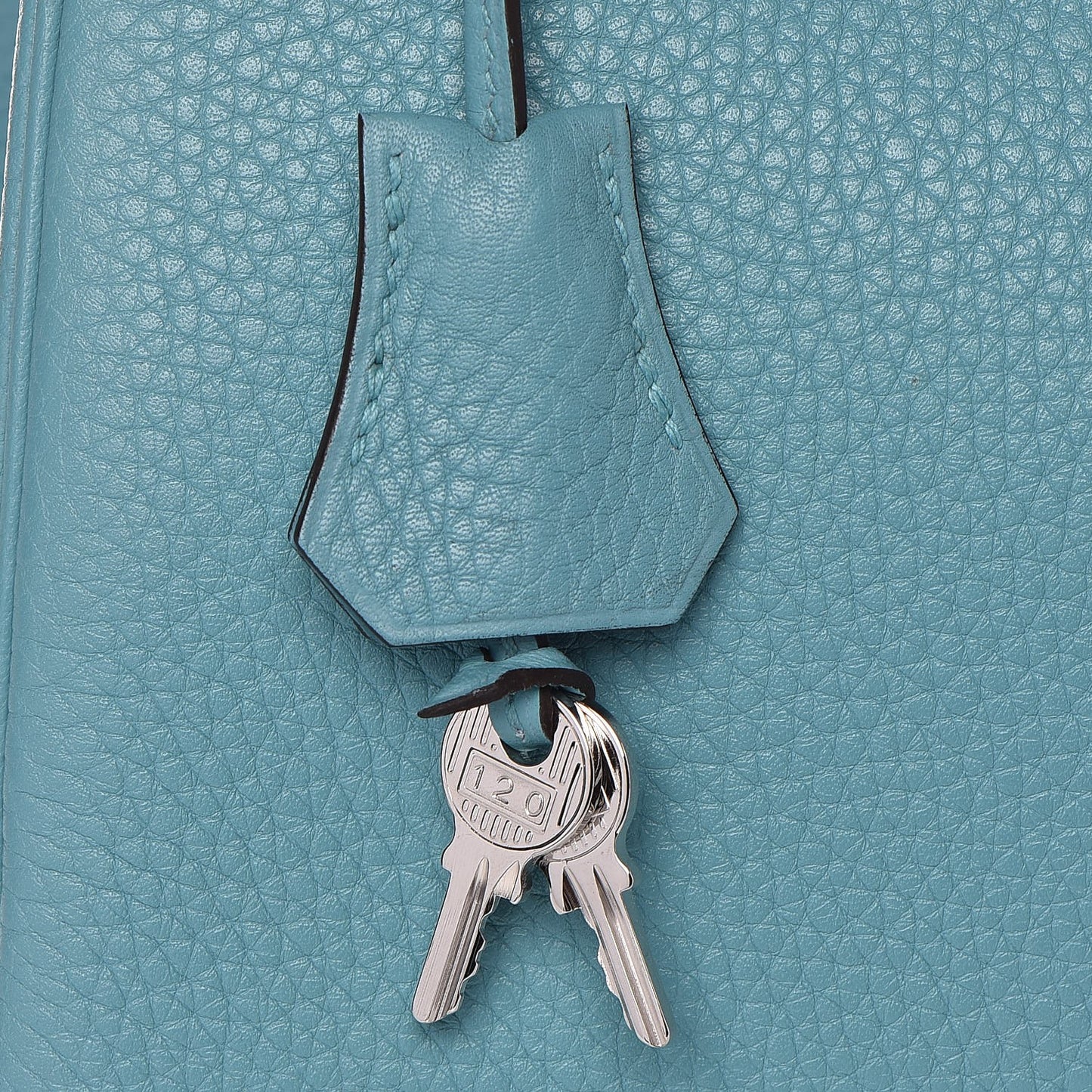 Taurillon Clemence Kelly Retourne 28 Bleu Saint Cyr