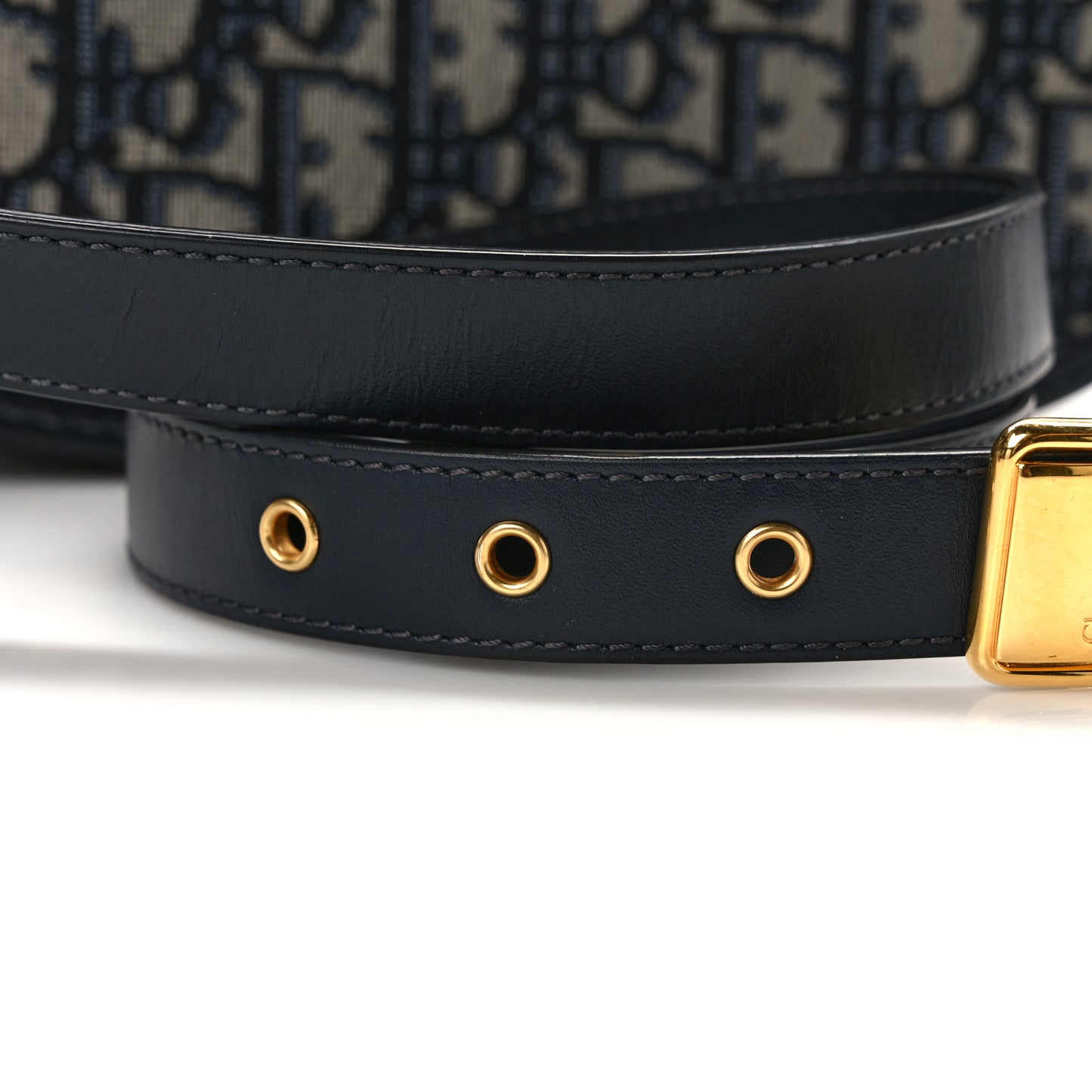 Oblique Medium Bobby Flap Blue