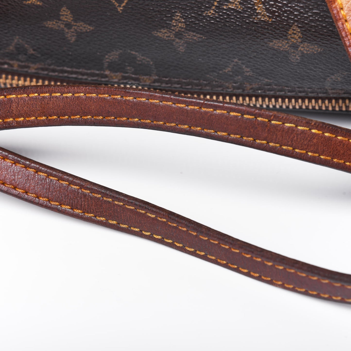 Monogram Papillon 26