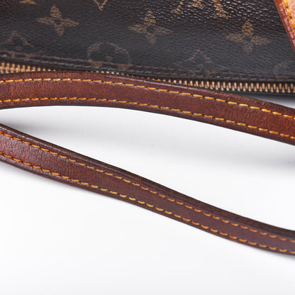 Louis Vuitton Monogram Papillon 26 23 of 25