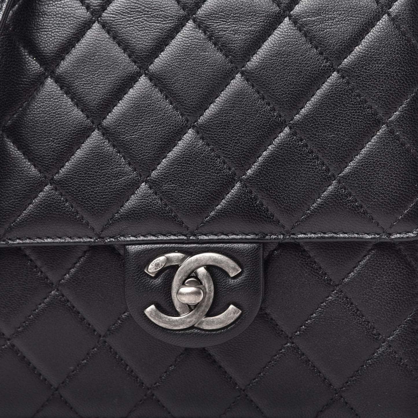 Lambskin Quilted Chic Pearls Flap Black
