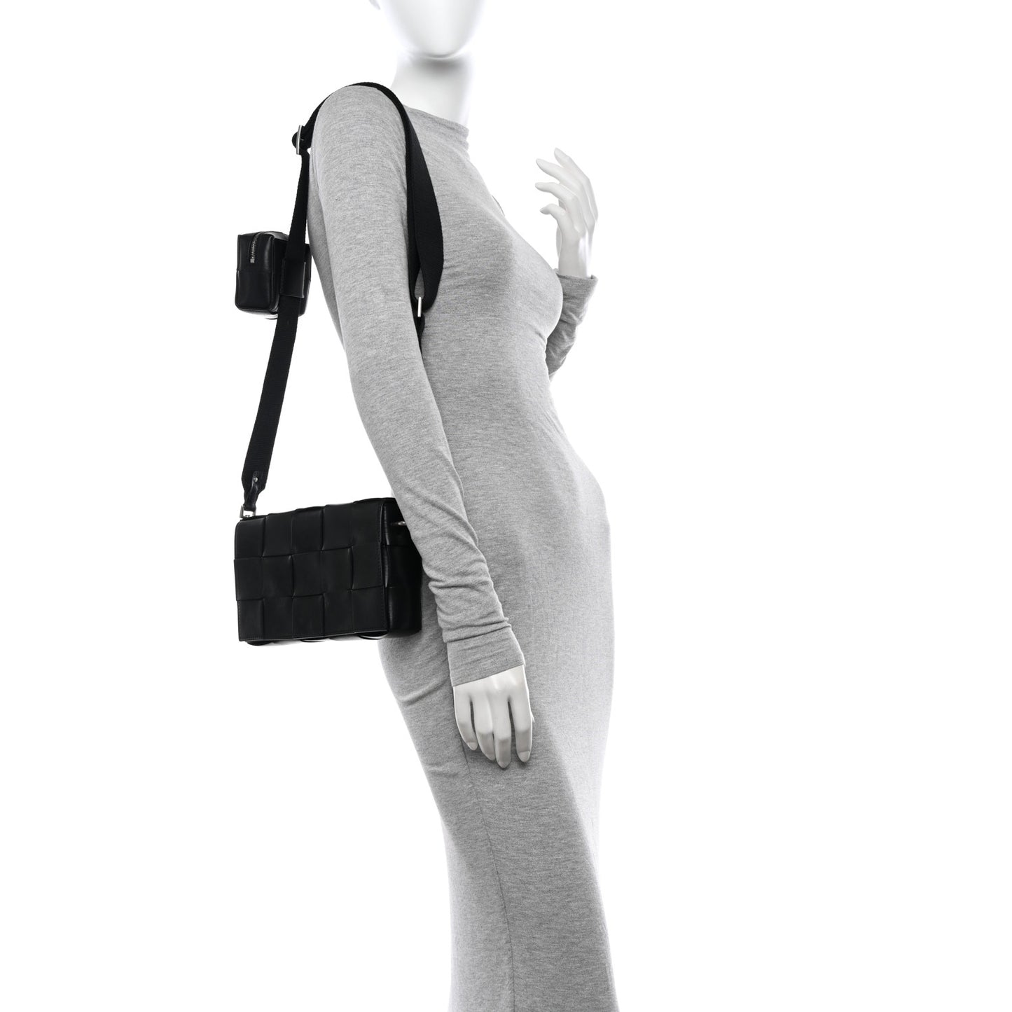 Calfskin Maxi Intreccio Cassette With Strap Bag Black