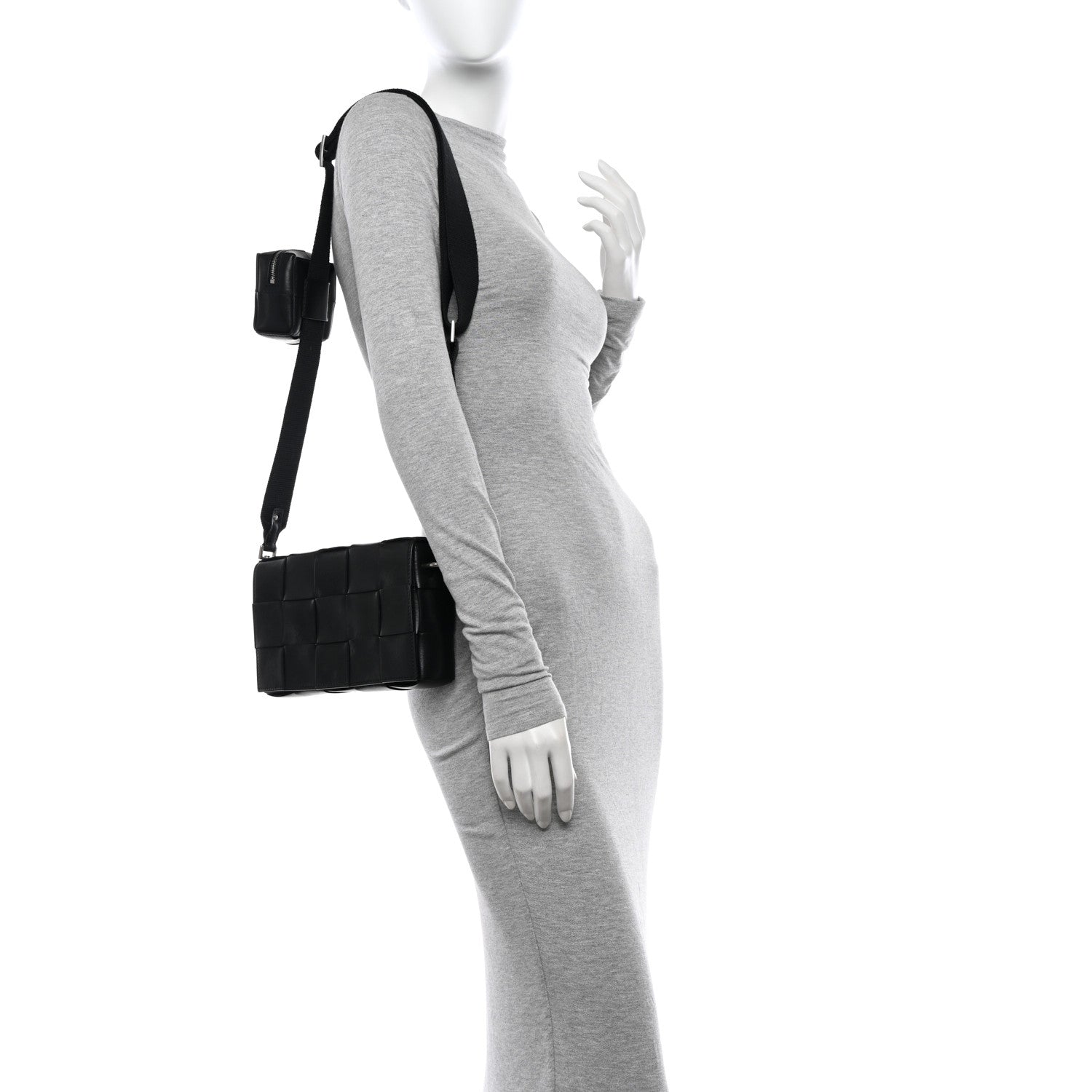 Bottega Veneta Calfskin Maxi Intreccio Cassette With Strap Bag Black 2 of 9