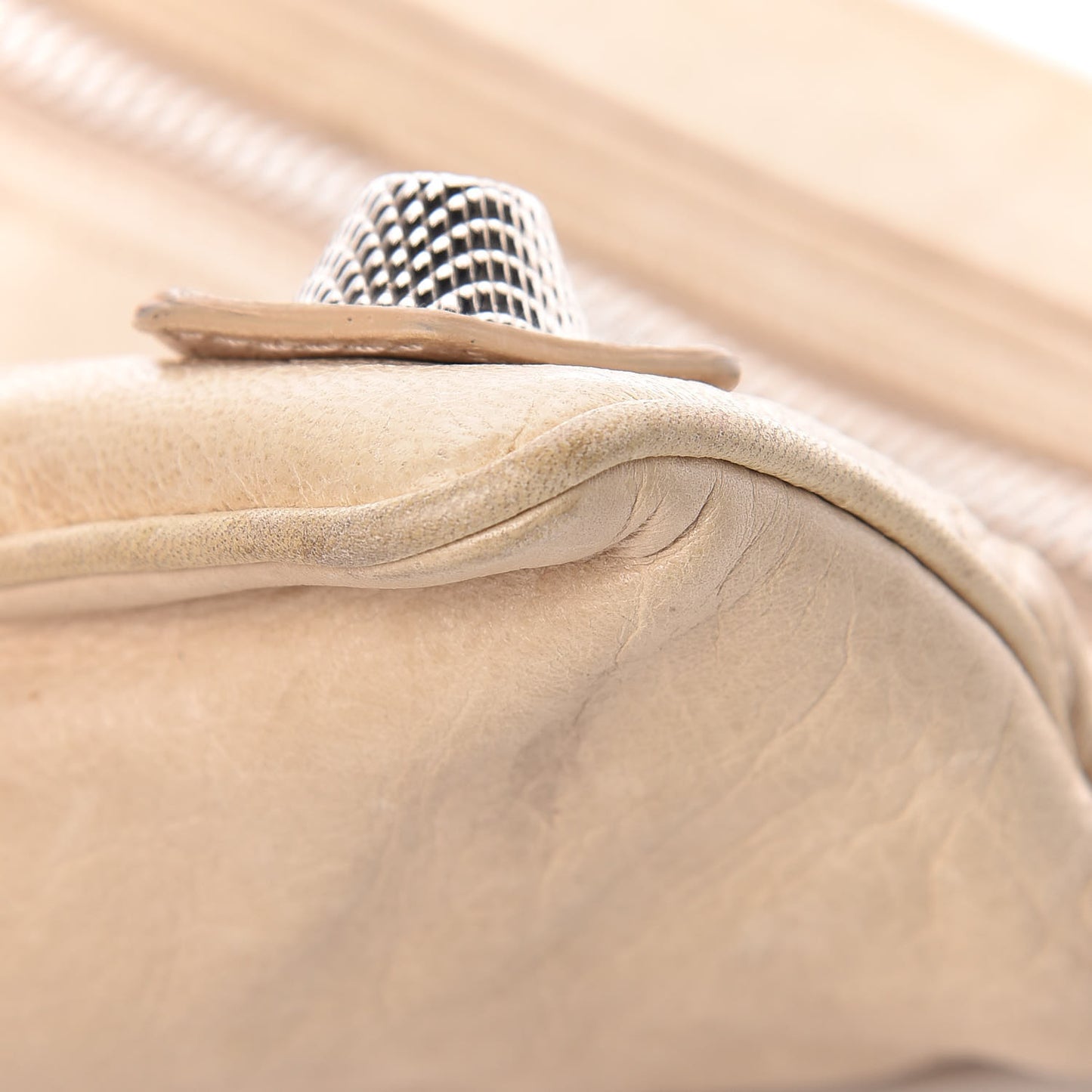 Agneau Giant 21 Silver Hardware Flat Handle Clutch Praline
