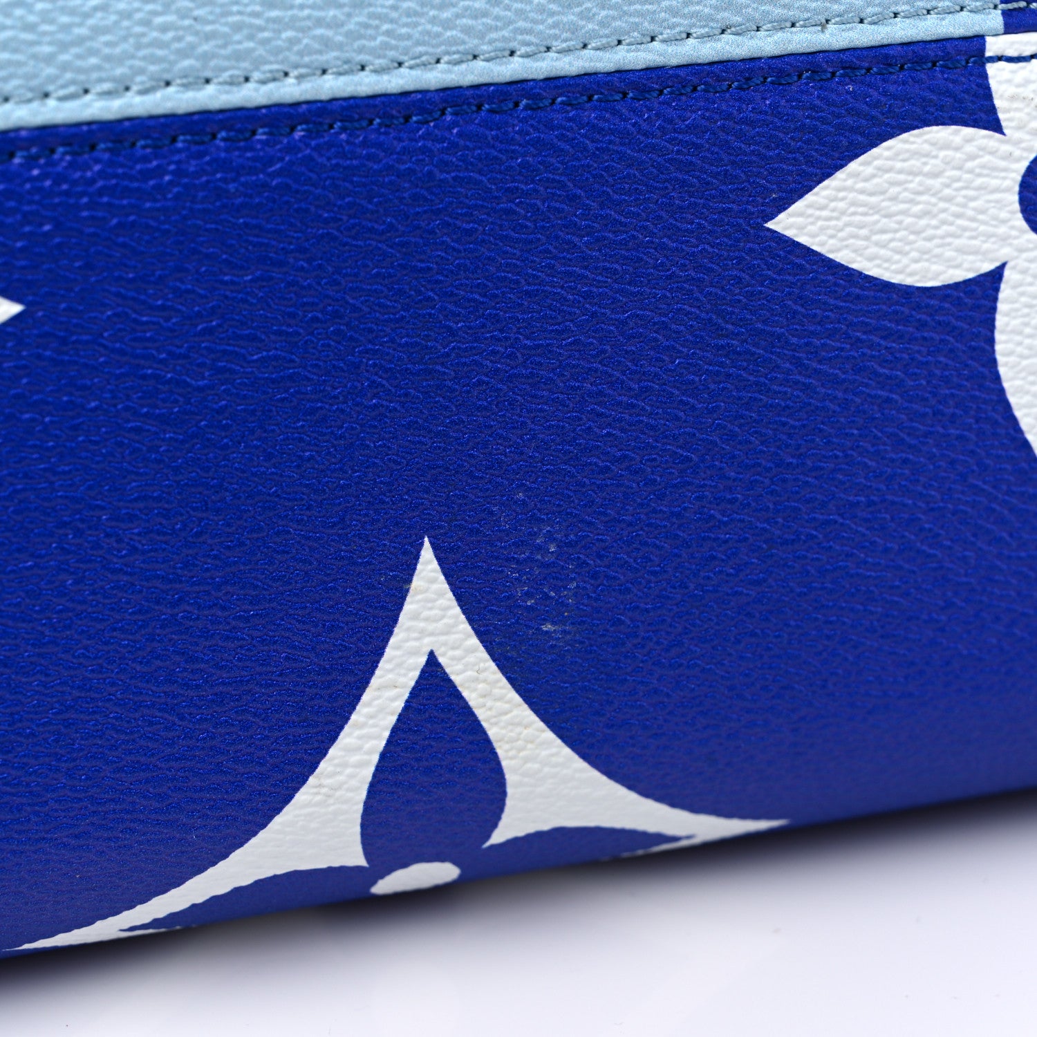 Louis Vuitton Monogram Giant Capri Onthego Blue 1240476