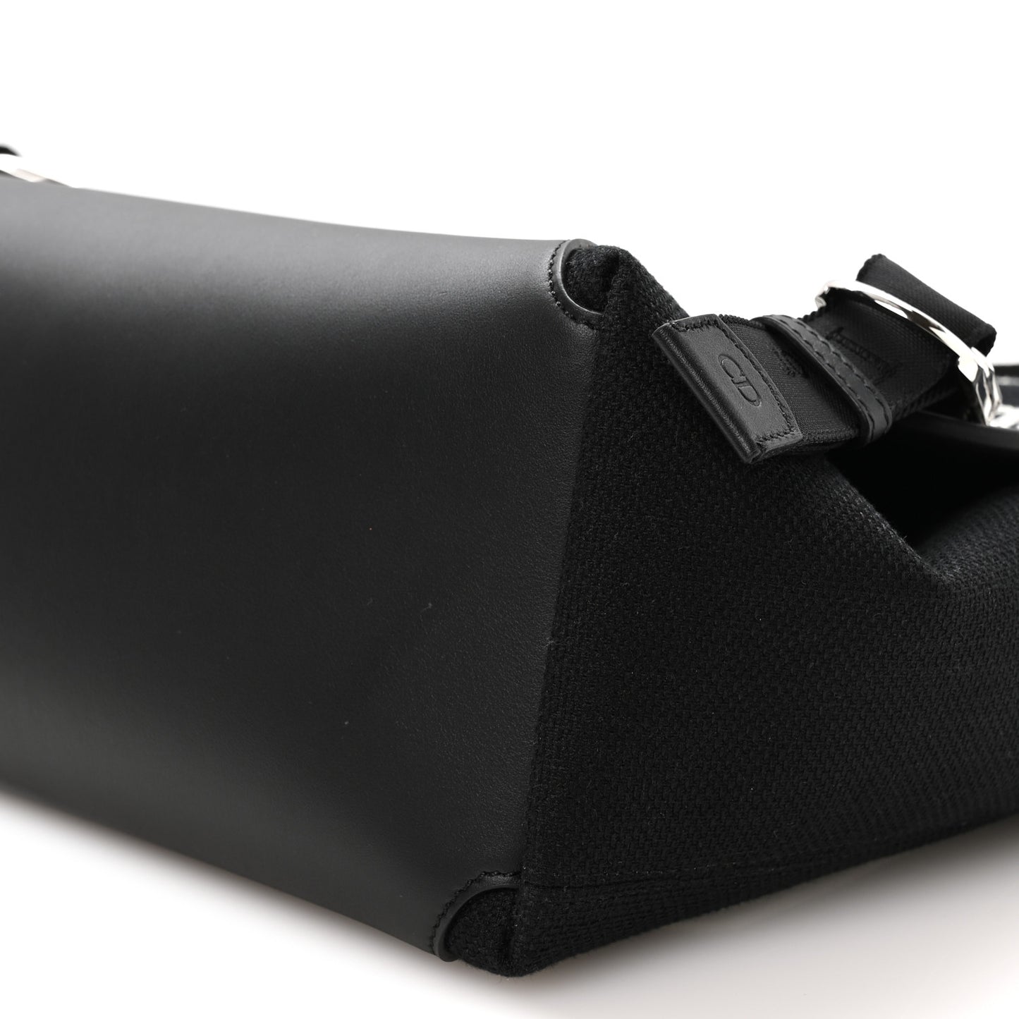 Canvas Embroidered Medium Jett Messenger Black White