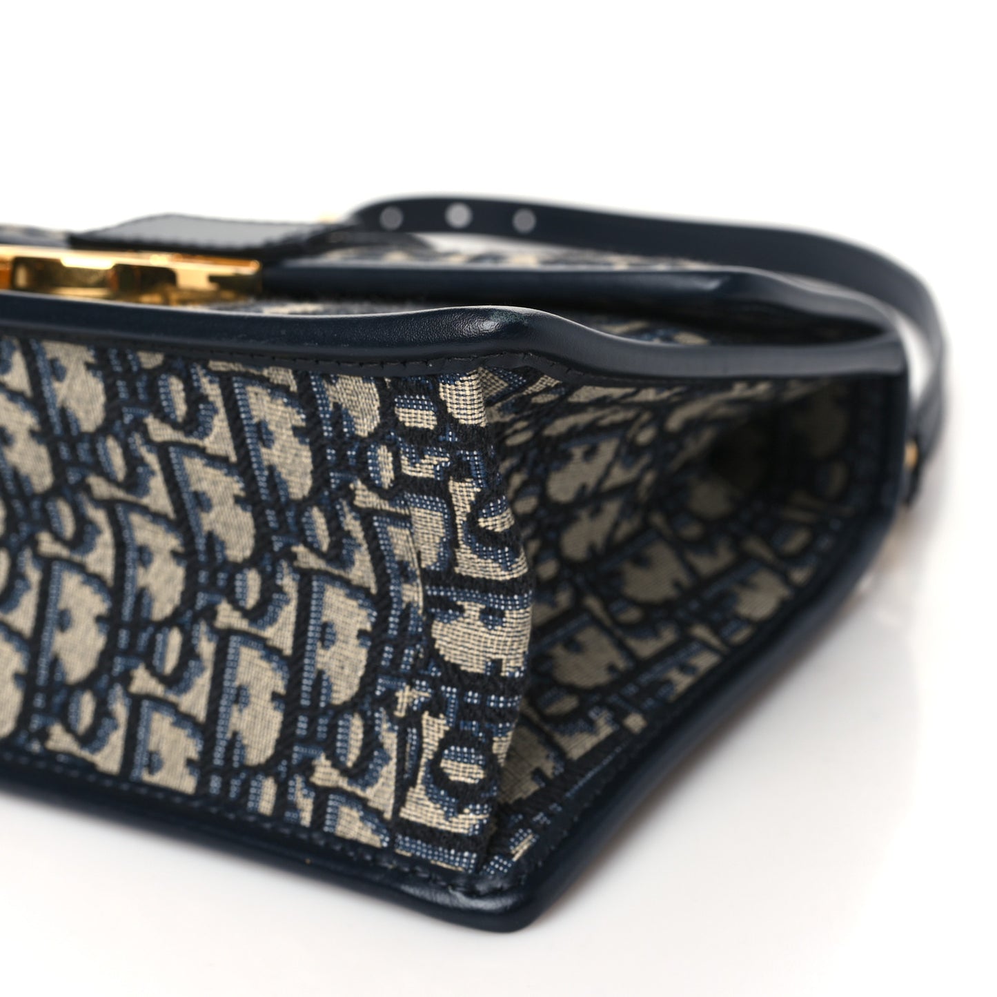 Oblique 30 Montaigne Chain Flap Bag Blue