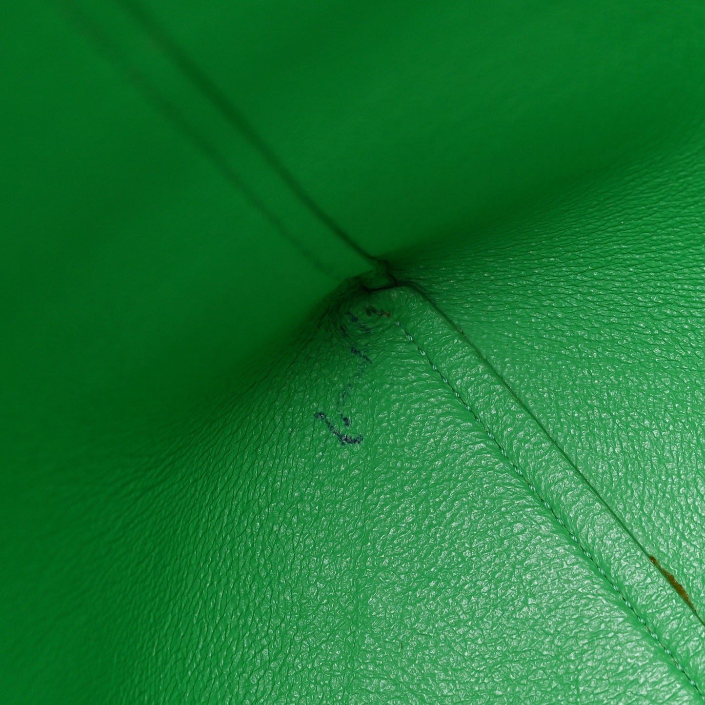 Grained Calfskin Small Horizontal Cabas Phantom Mint