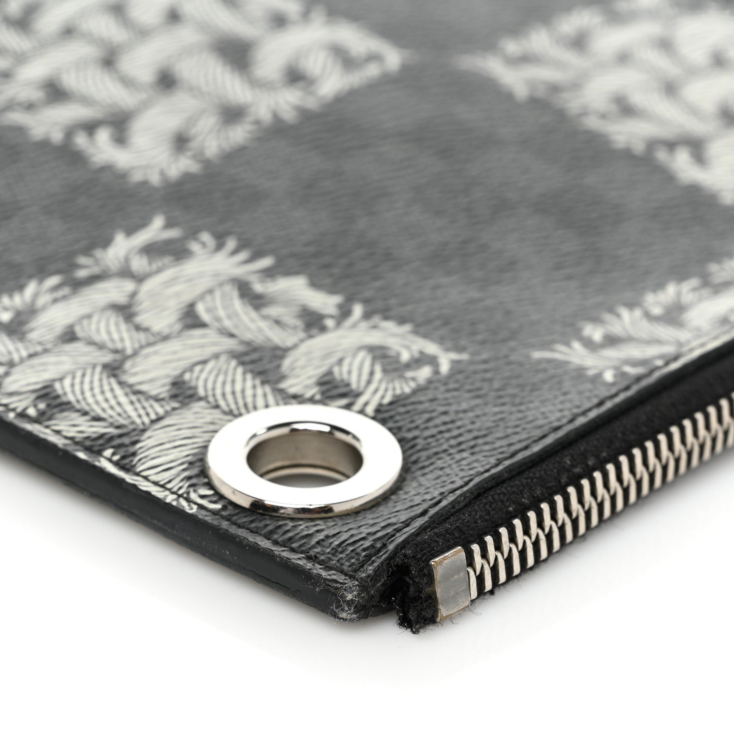 Damier Graphite Rope Pochette Joules GM White