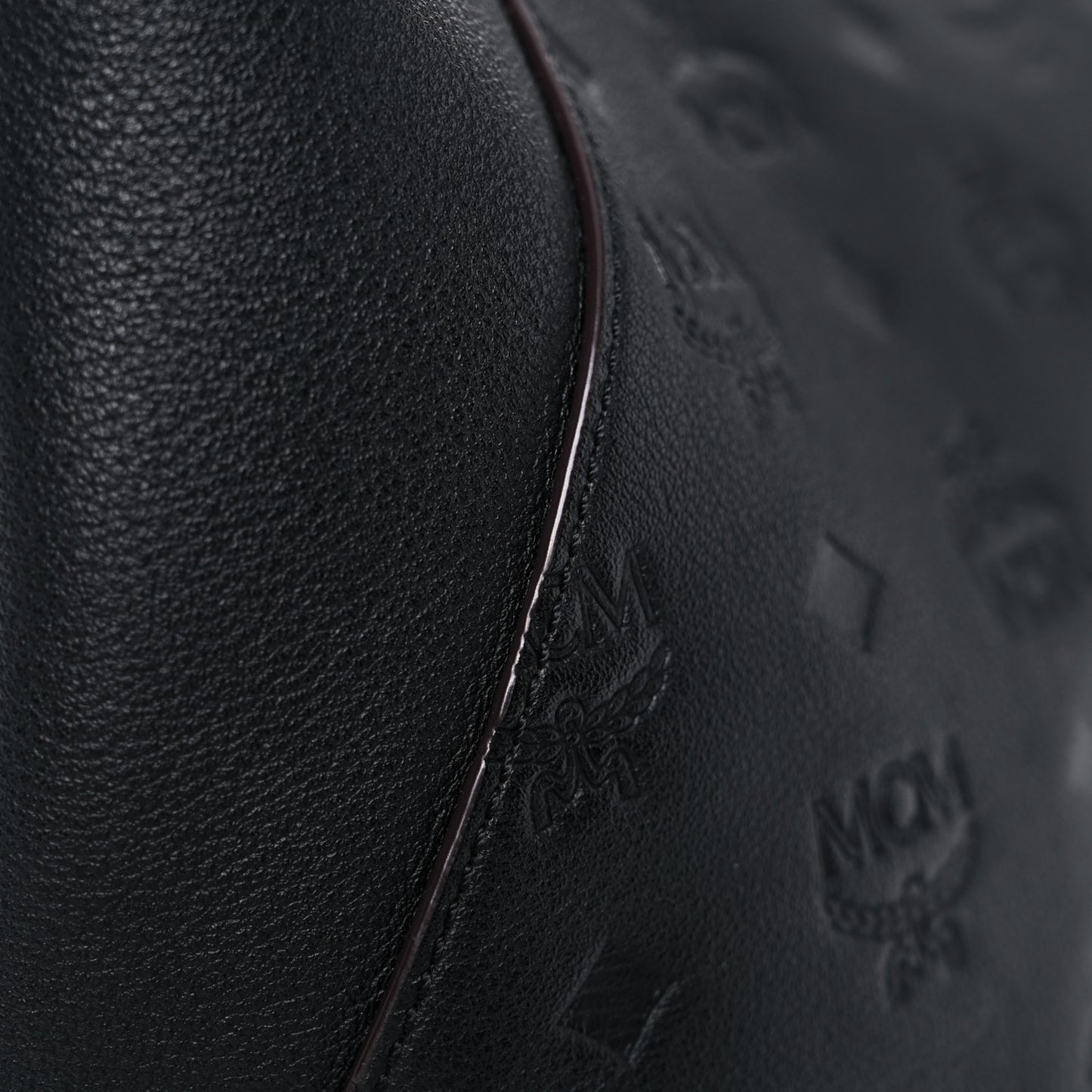 Calfskin Ottomar Large Klara Hobo Black