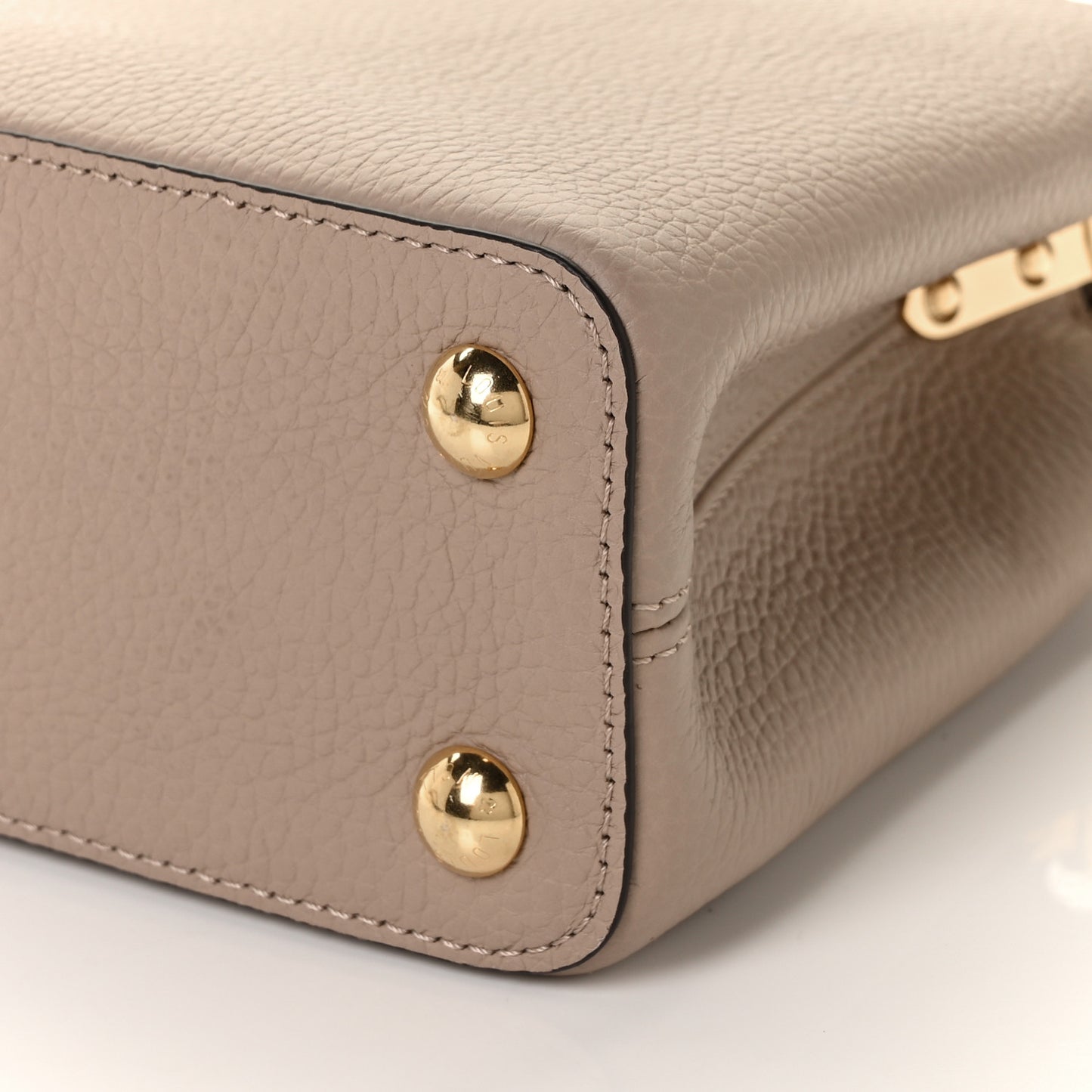 Taurillon Capucines BB Pebble
