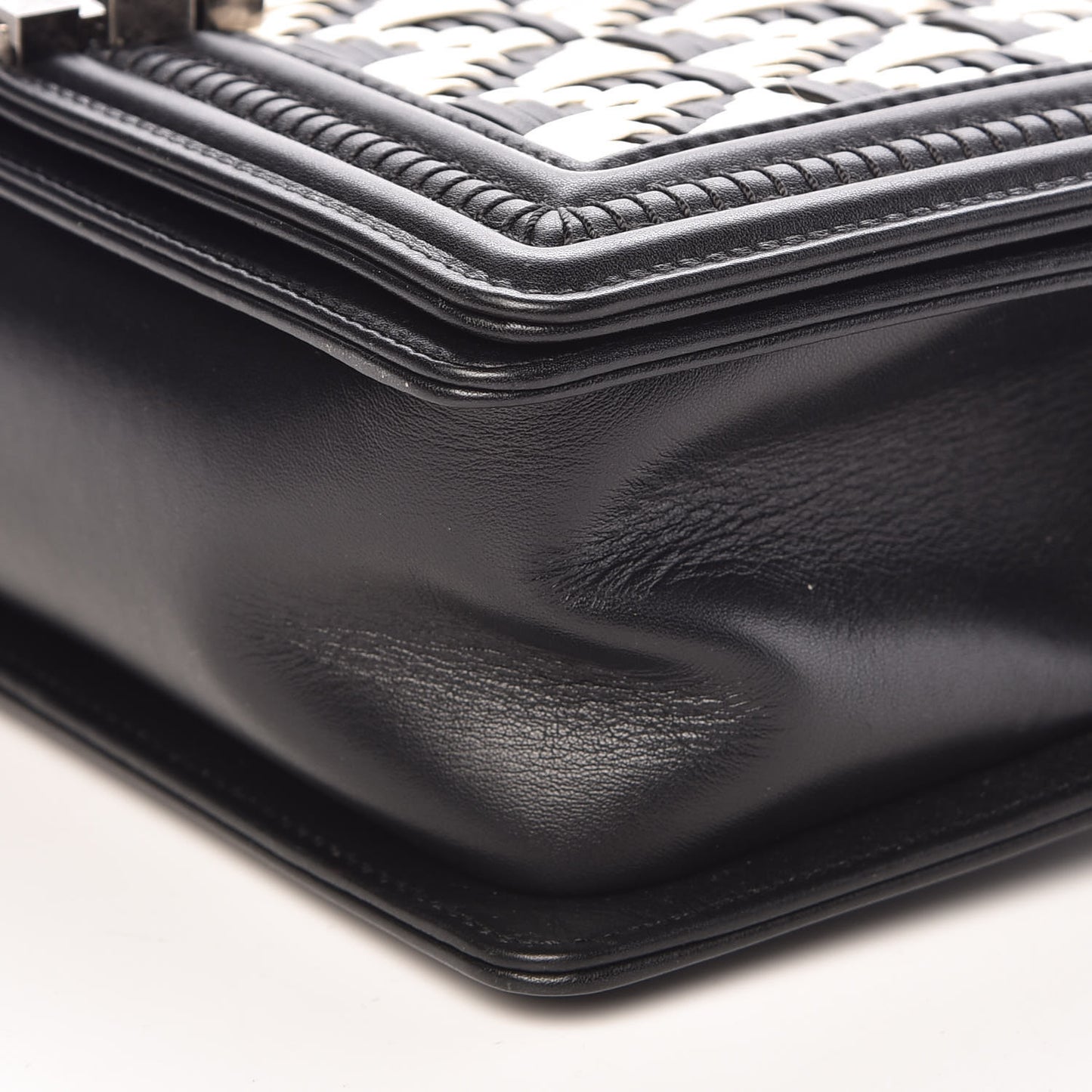 Calfskin Woven Medium Boy Flap Black White