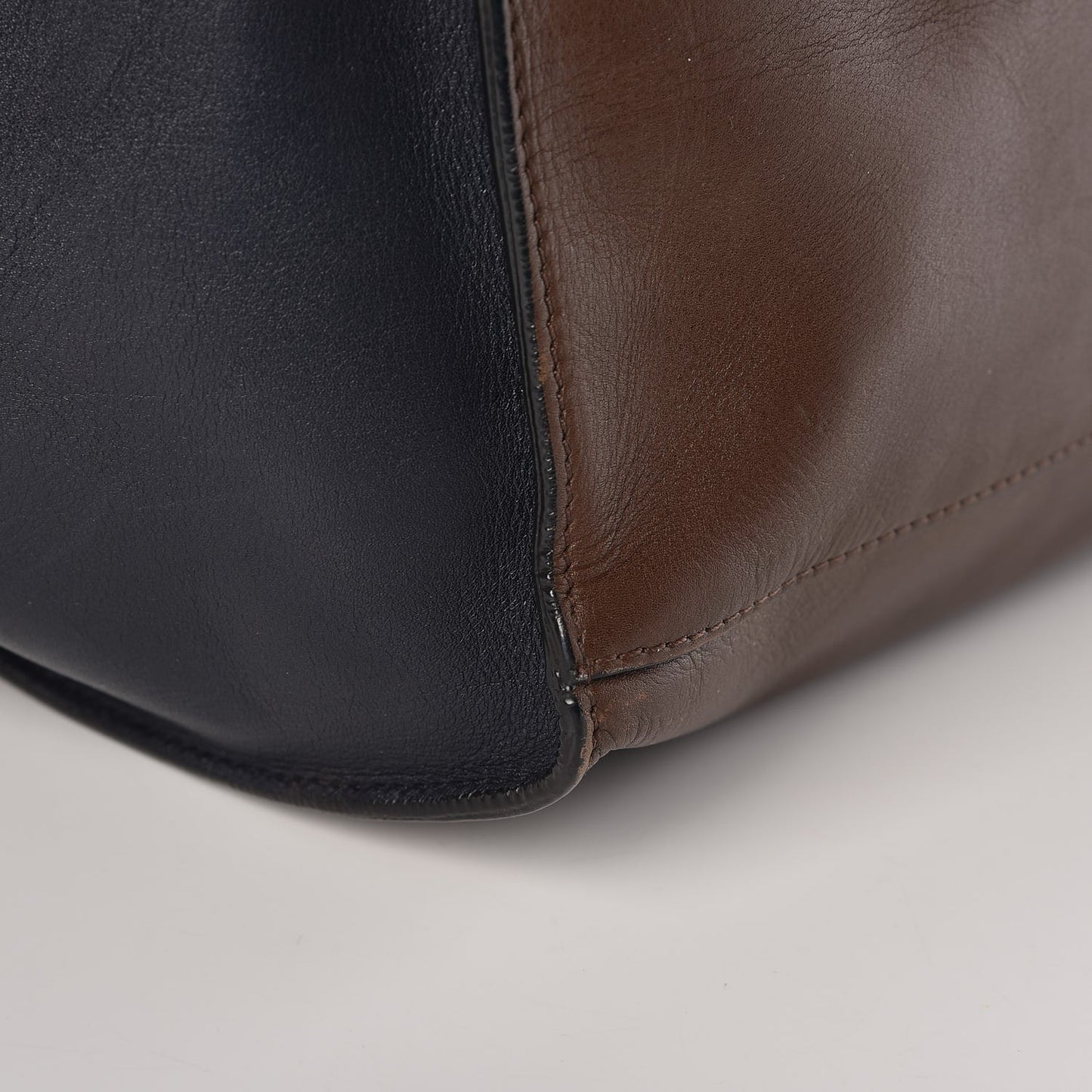 Smooth Calfskin Medium Tri-Color Trapeze