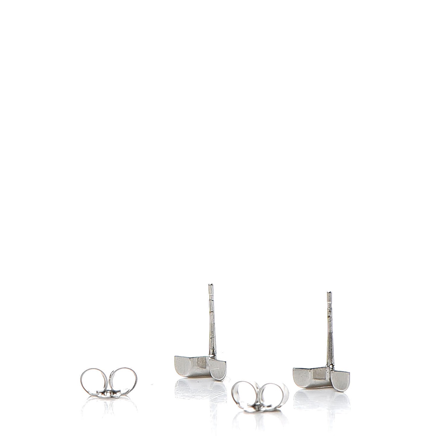 Essential V Stud Earrings Silver
