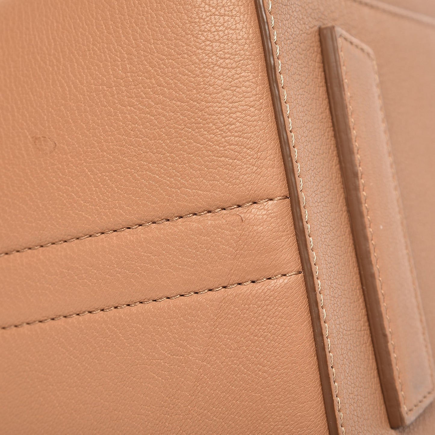 Sugar Goatskin Medium Antigona Medium Beige