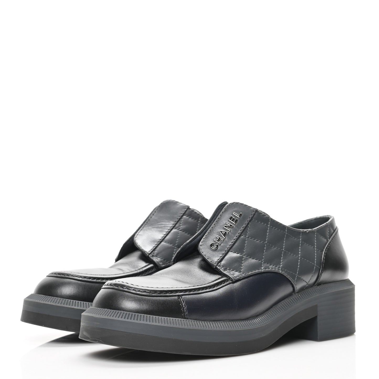 Calfskin Quilted Logo Lace Up Loafers 41 Black Grey