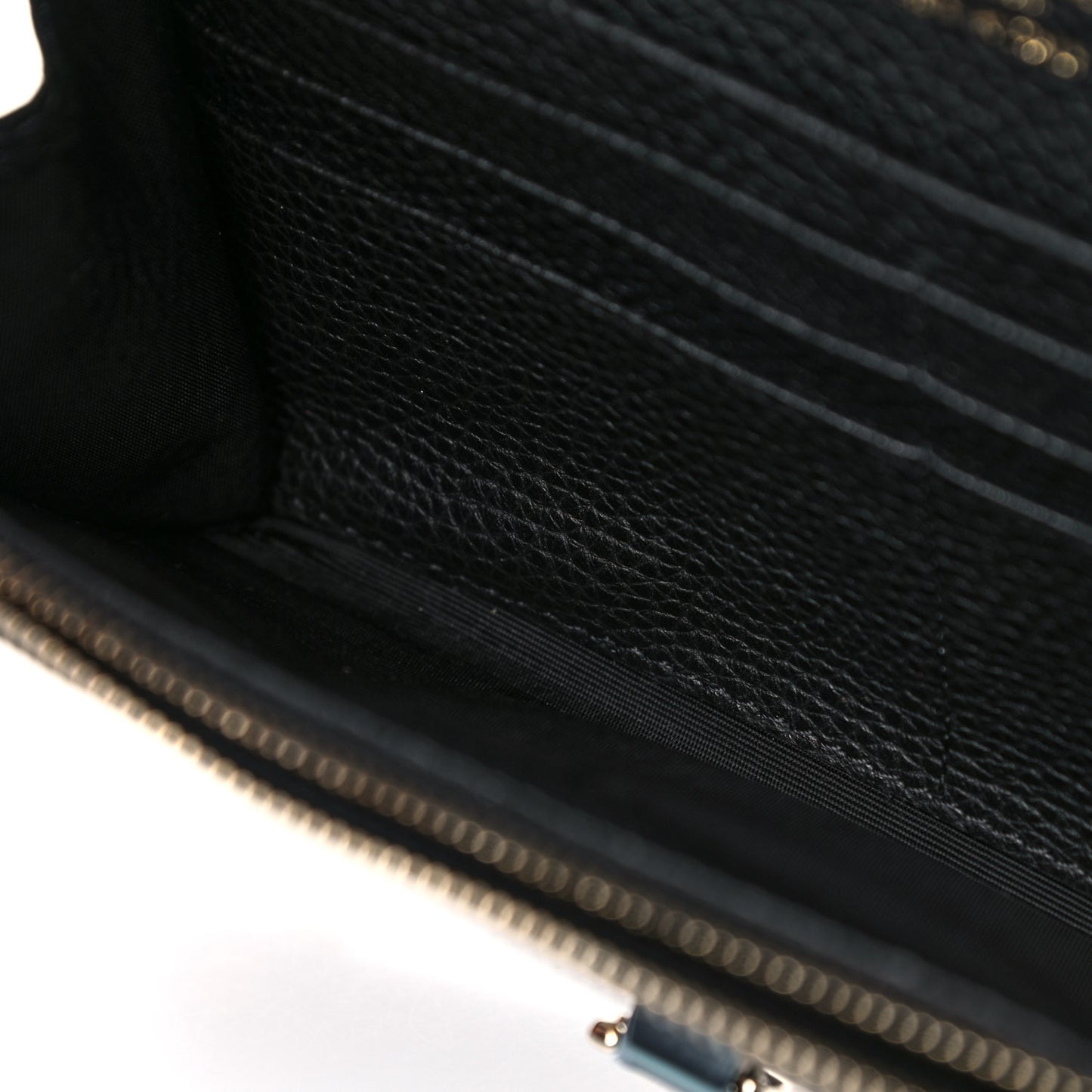Pebbled Calfskin Rockstud Flip Lock Wallet On Chain Black