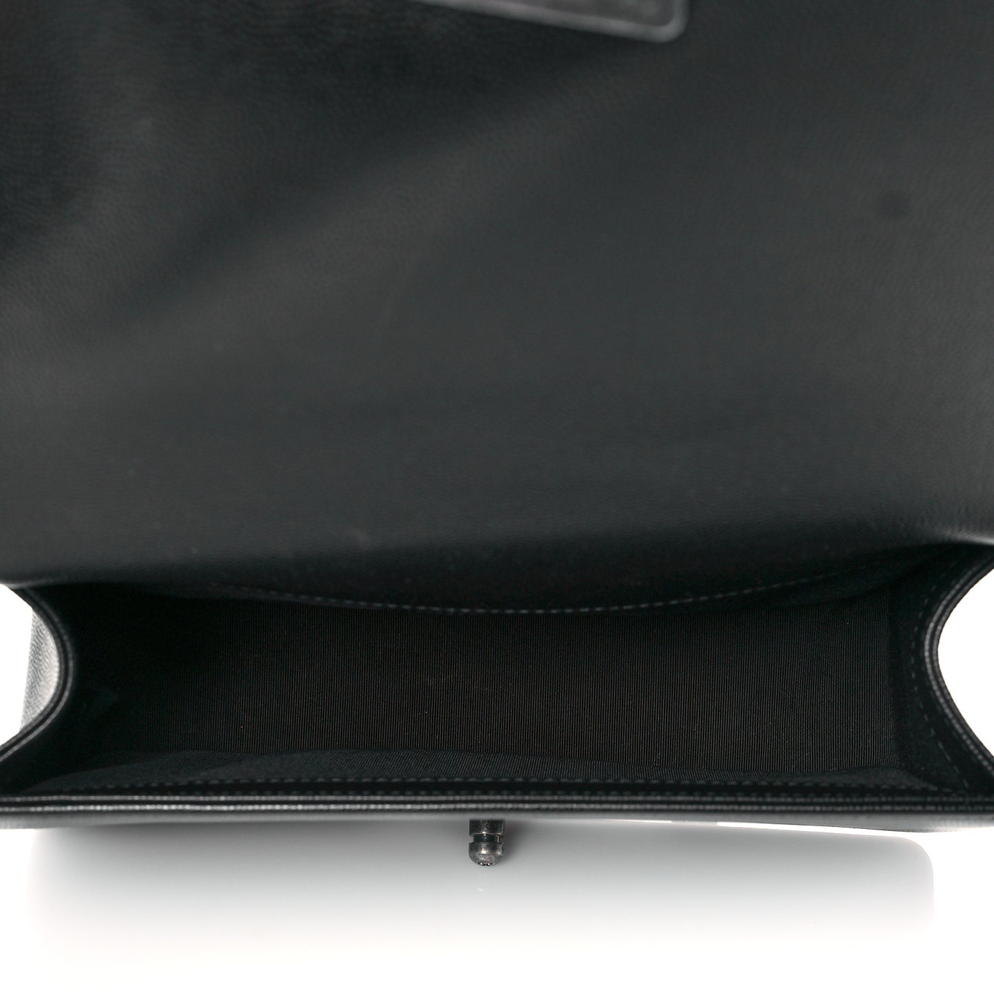 Caviar Quilted Medium Boy Flap Black