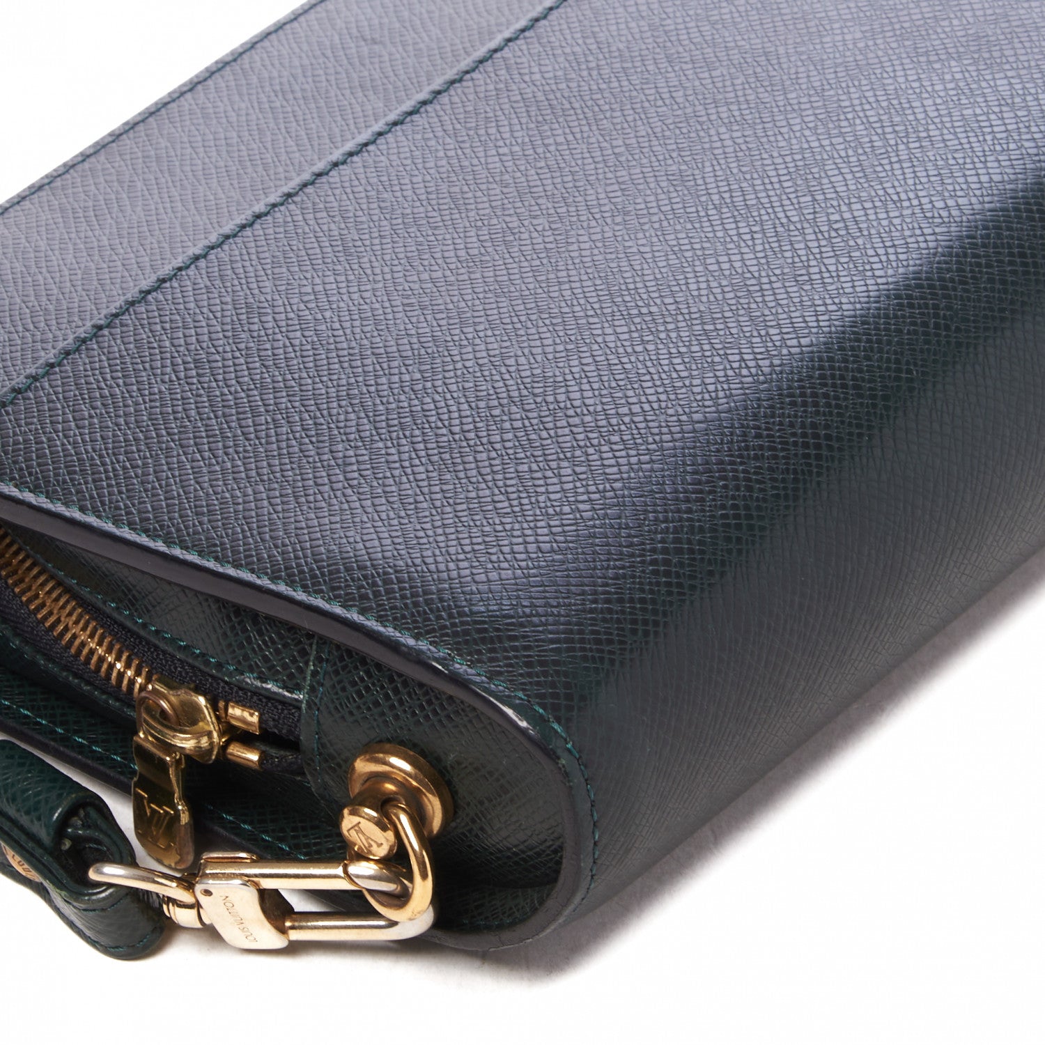 Louis Vuitton Taiga Baikal Pochette Epicea 5 of 7