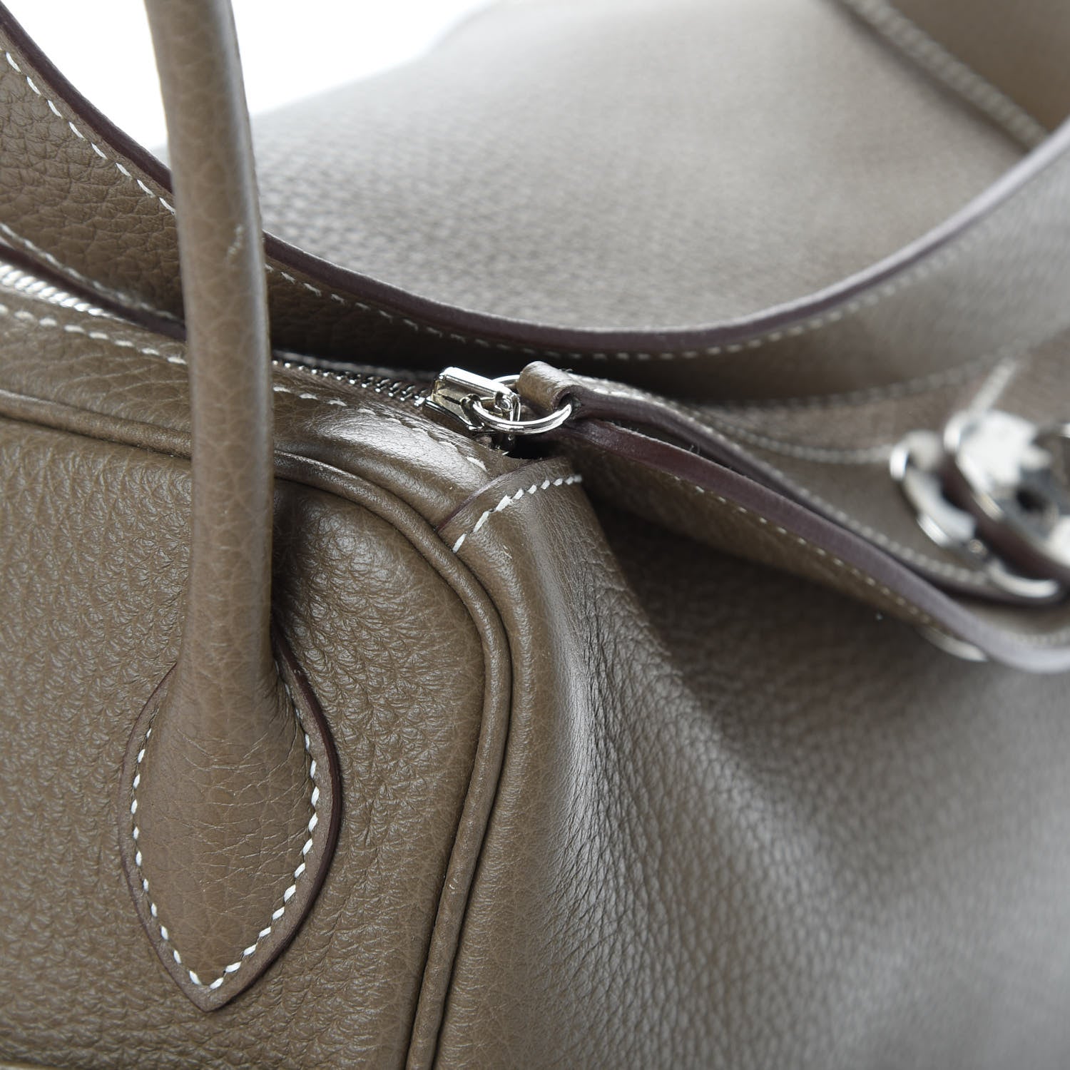 Hermes Taurillon Clemence Lindy 26 Etoupe 13 of 14