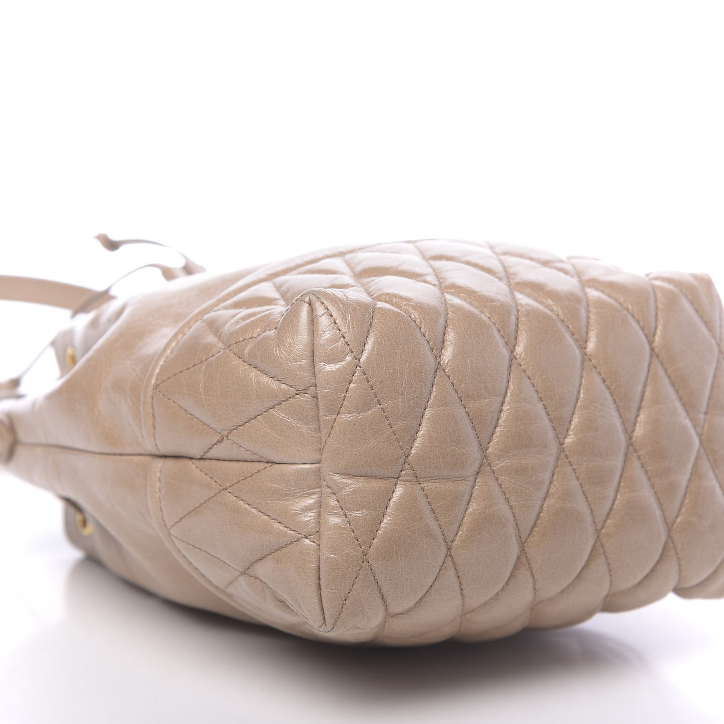 Vitello Shine Bucket Bag Cipria