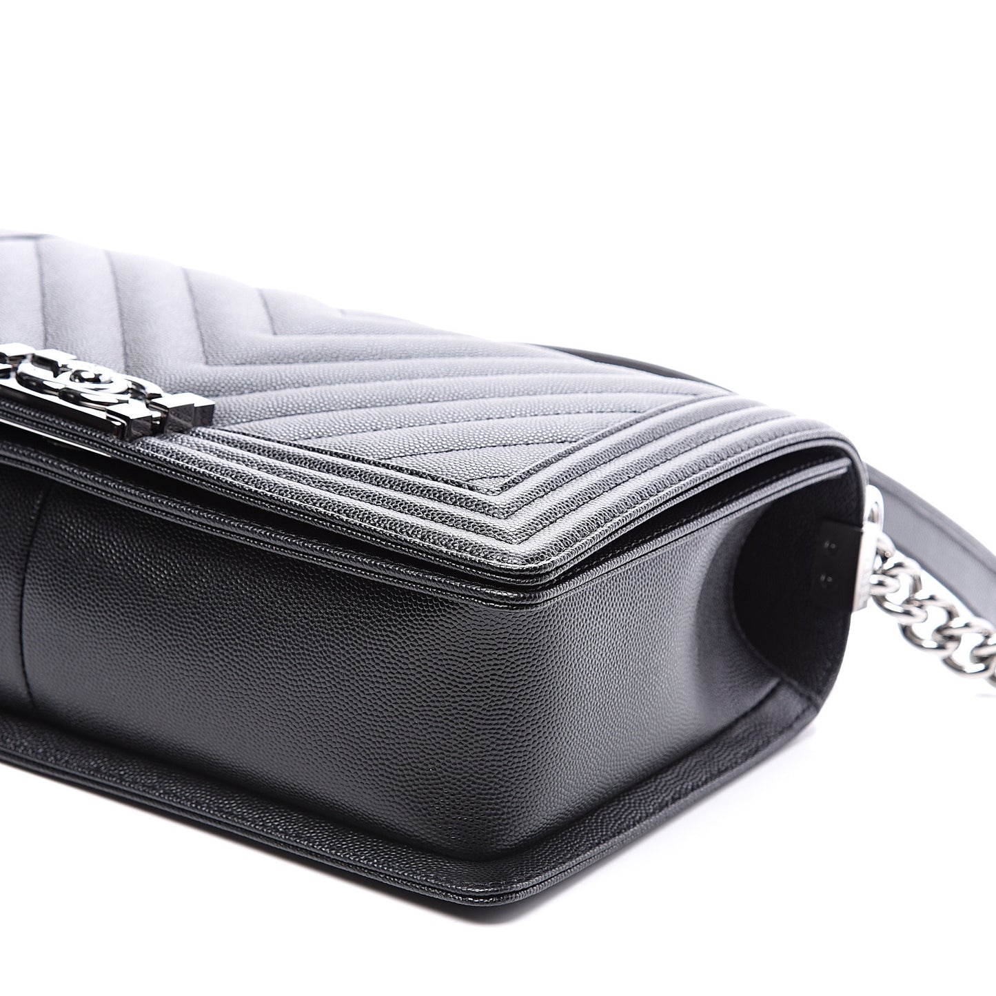 Caviar Chevron Quilted New Medium Boy Flap Black