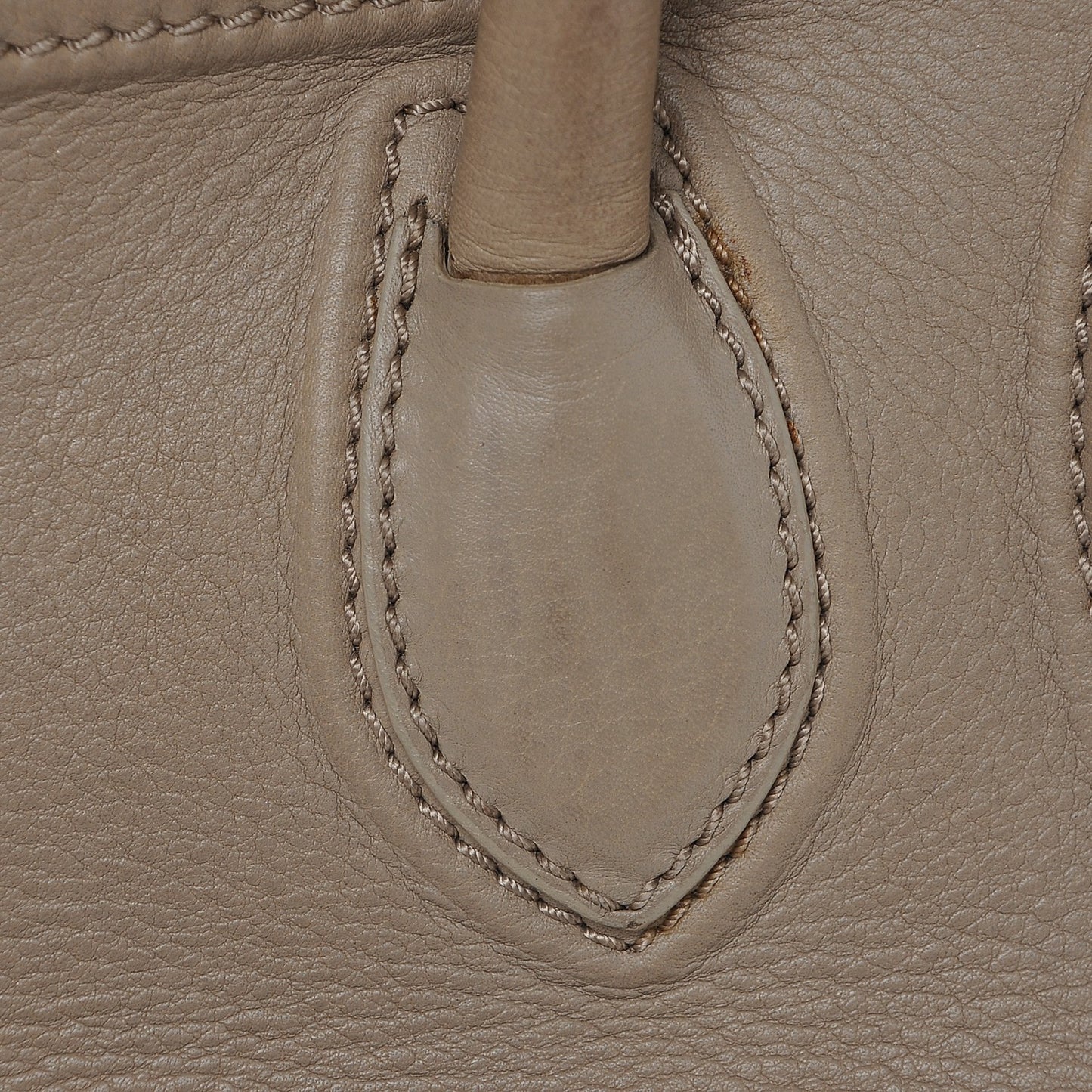 Supple Calfskin Medium Phantom Luggage Light Khaki