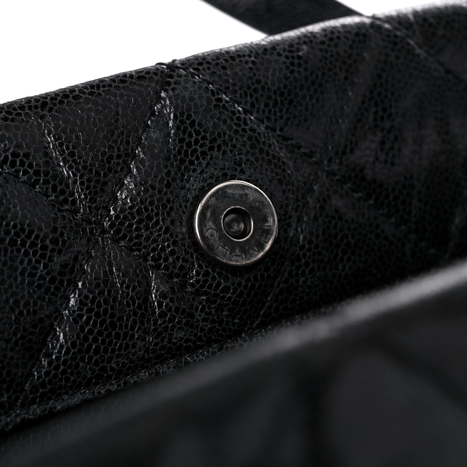 Chanel Crumpled Grained Calfskin Quilted CC Crave Tote Black 22 of 26