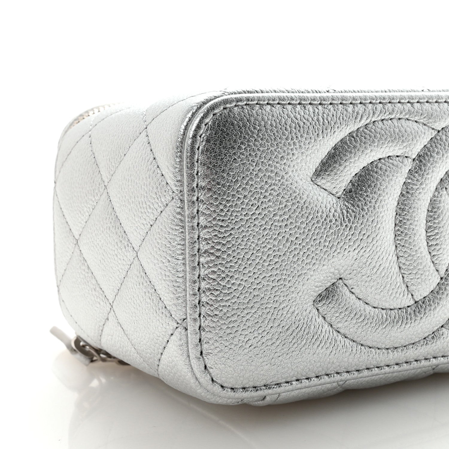 Chanel Metallic Caviar Quilted Small Vanity Case With Chain Silver