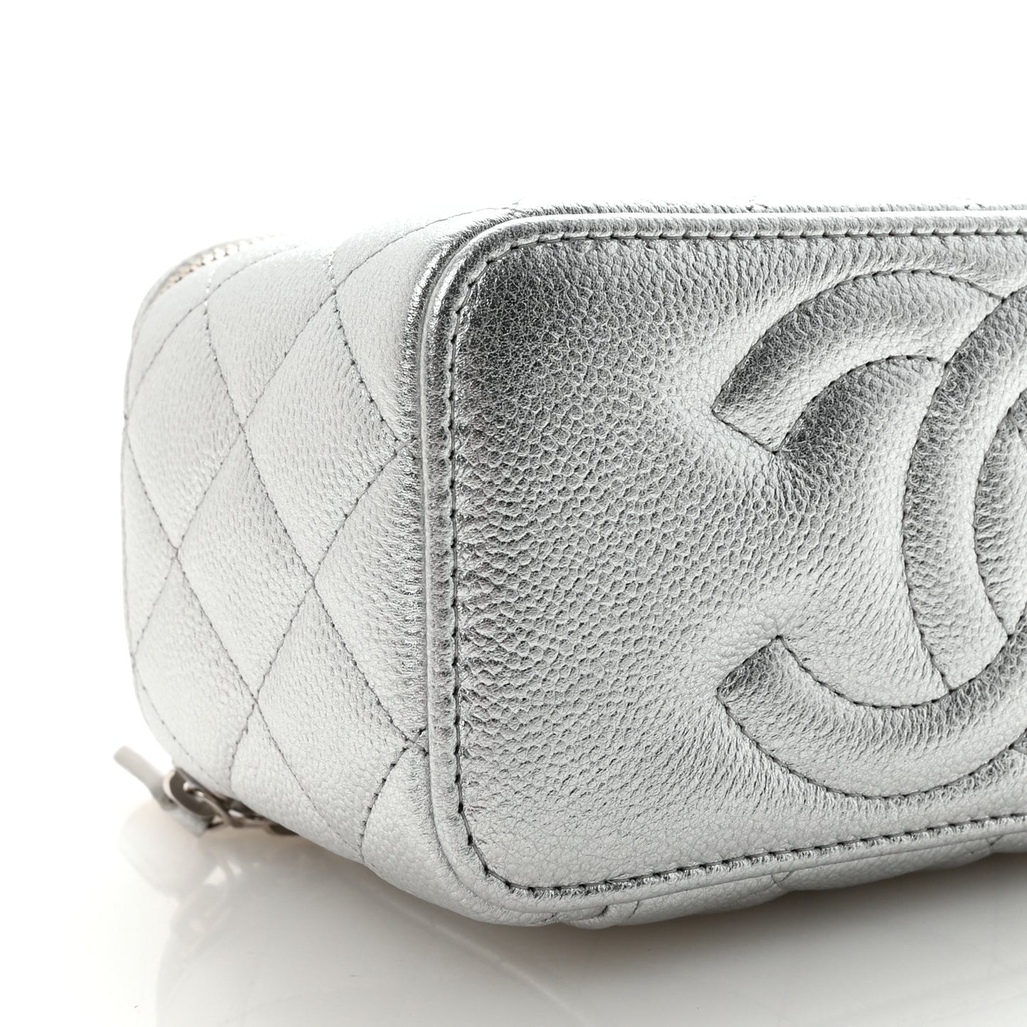 Metallic Caviar Quilted Small Vanity Case With Chain Silver