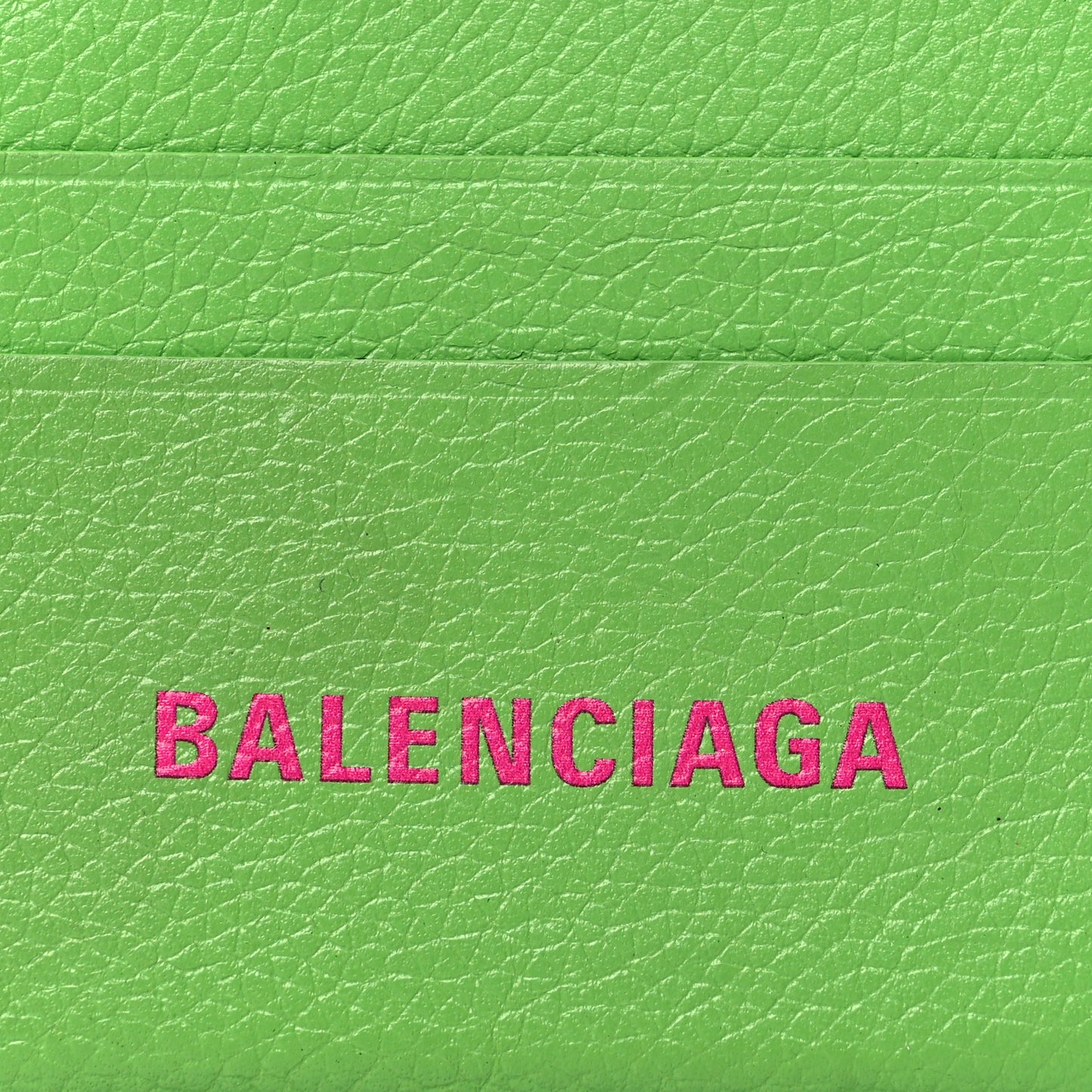 Grained Calfskin Logo Cash Rounded Card Holder Light Green Fuchsia