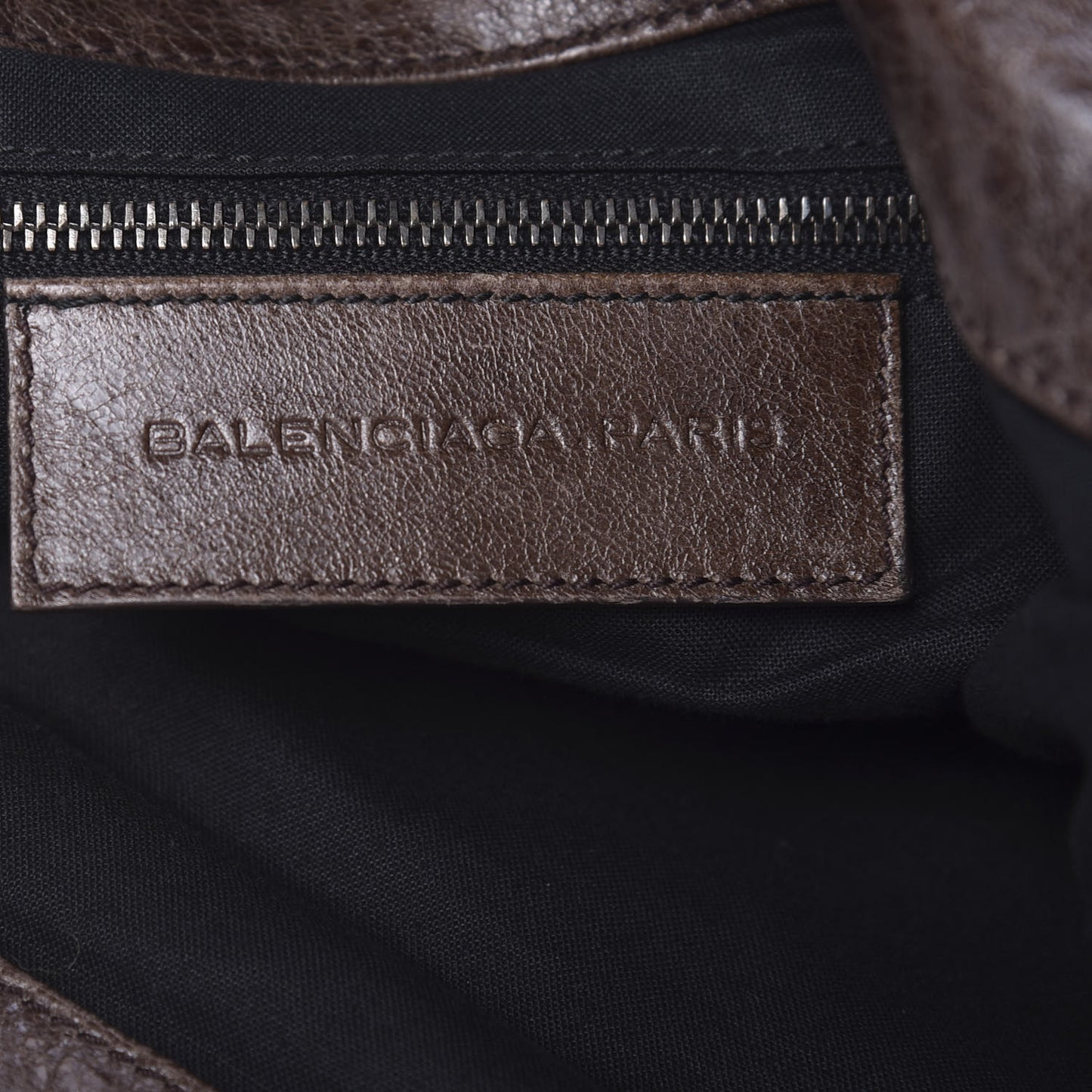 Agneau Besace Messenger Flap Bag
