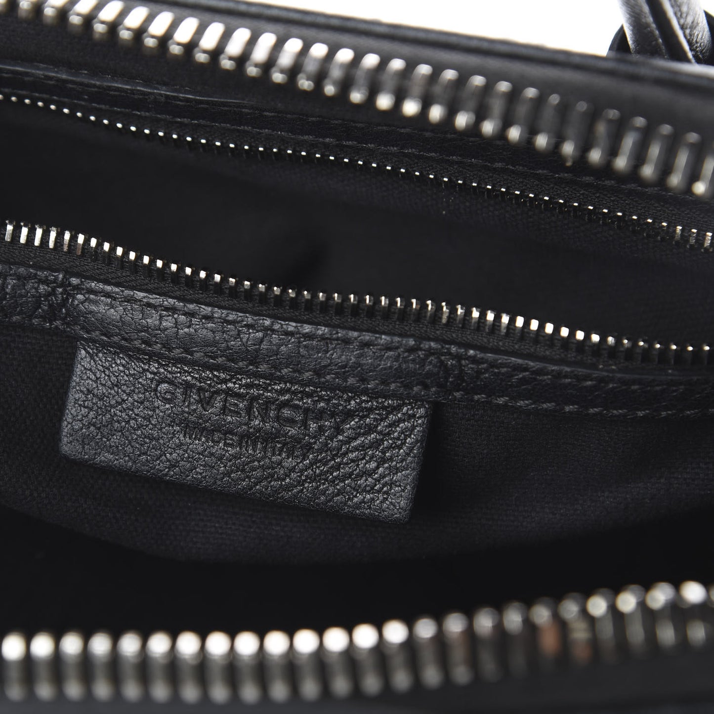 Sugar Goatskin Medium Antigona Black