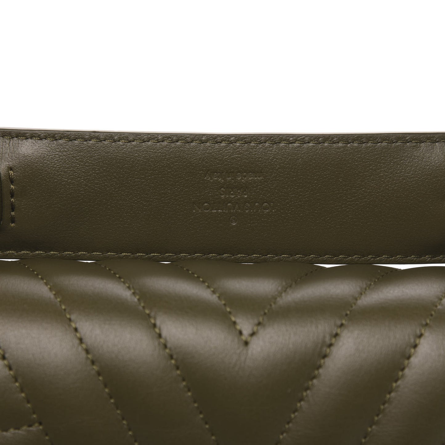 Calfskin New Wave Chain MM Kaki